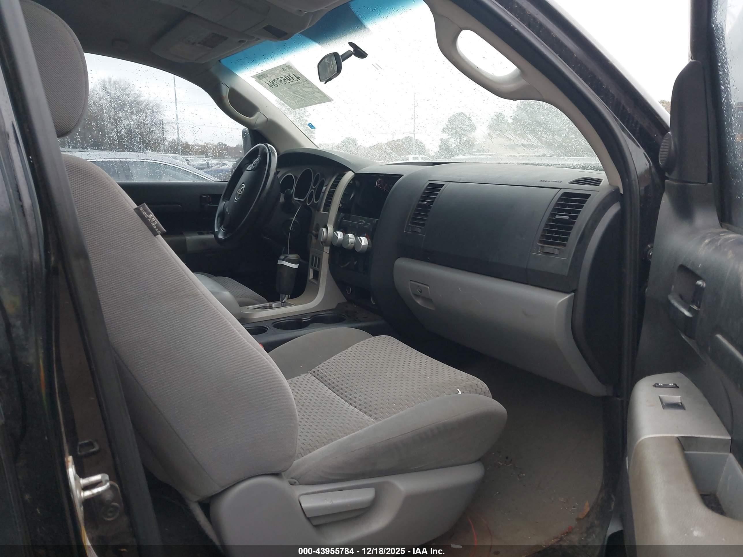 TOYOTA TUNDRA image 5