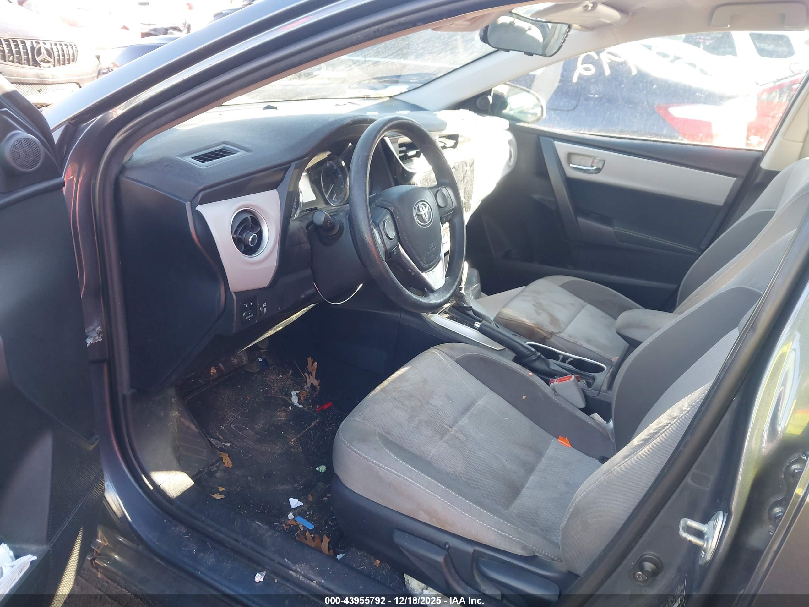 TOYOTA COROLLA image 5