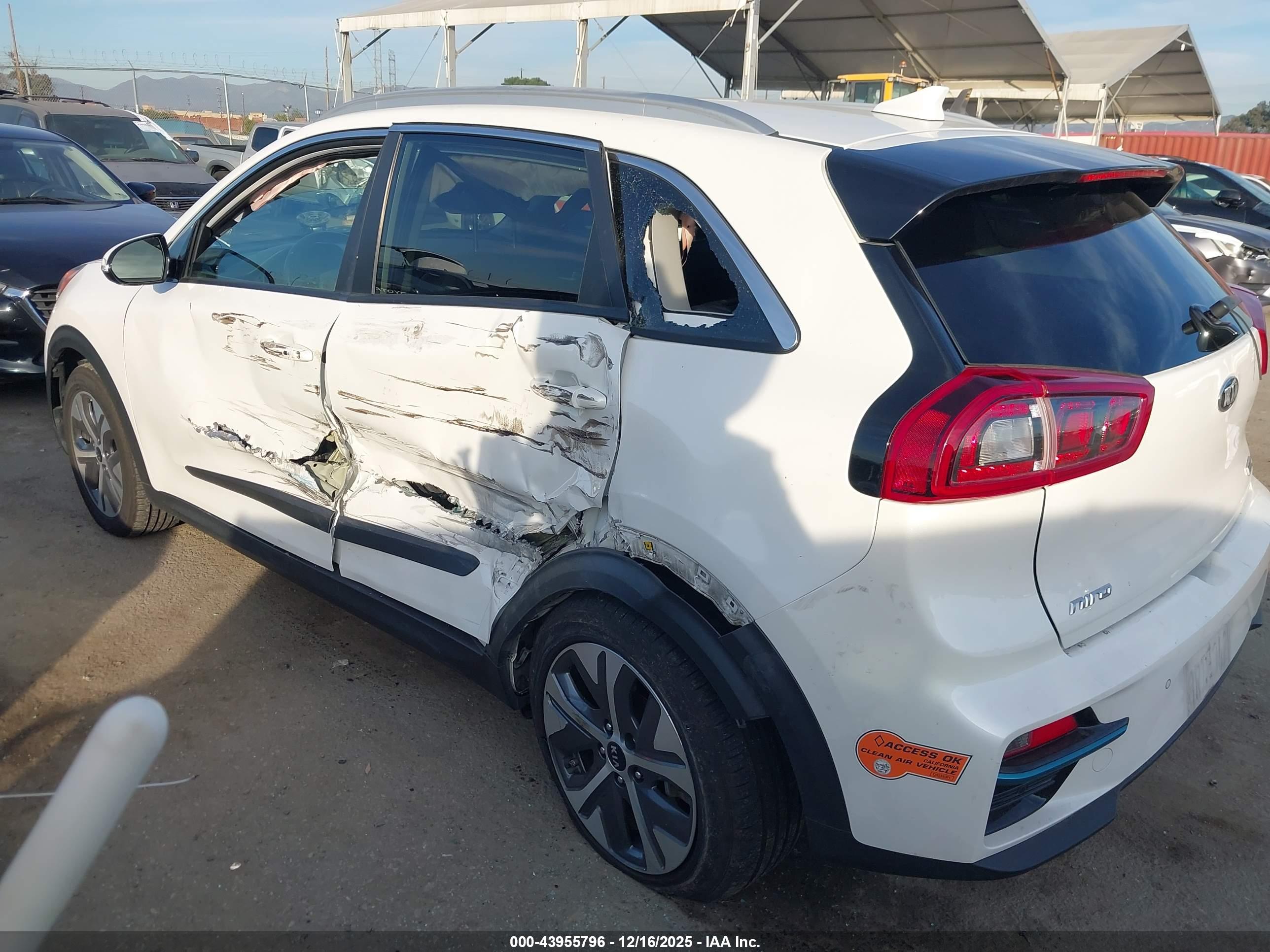 KIA NIRO image 3