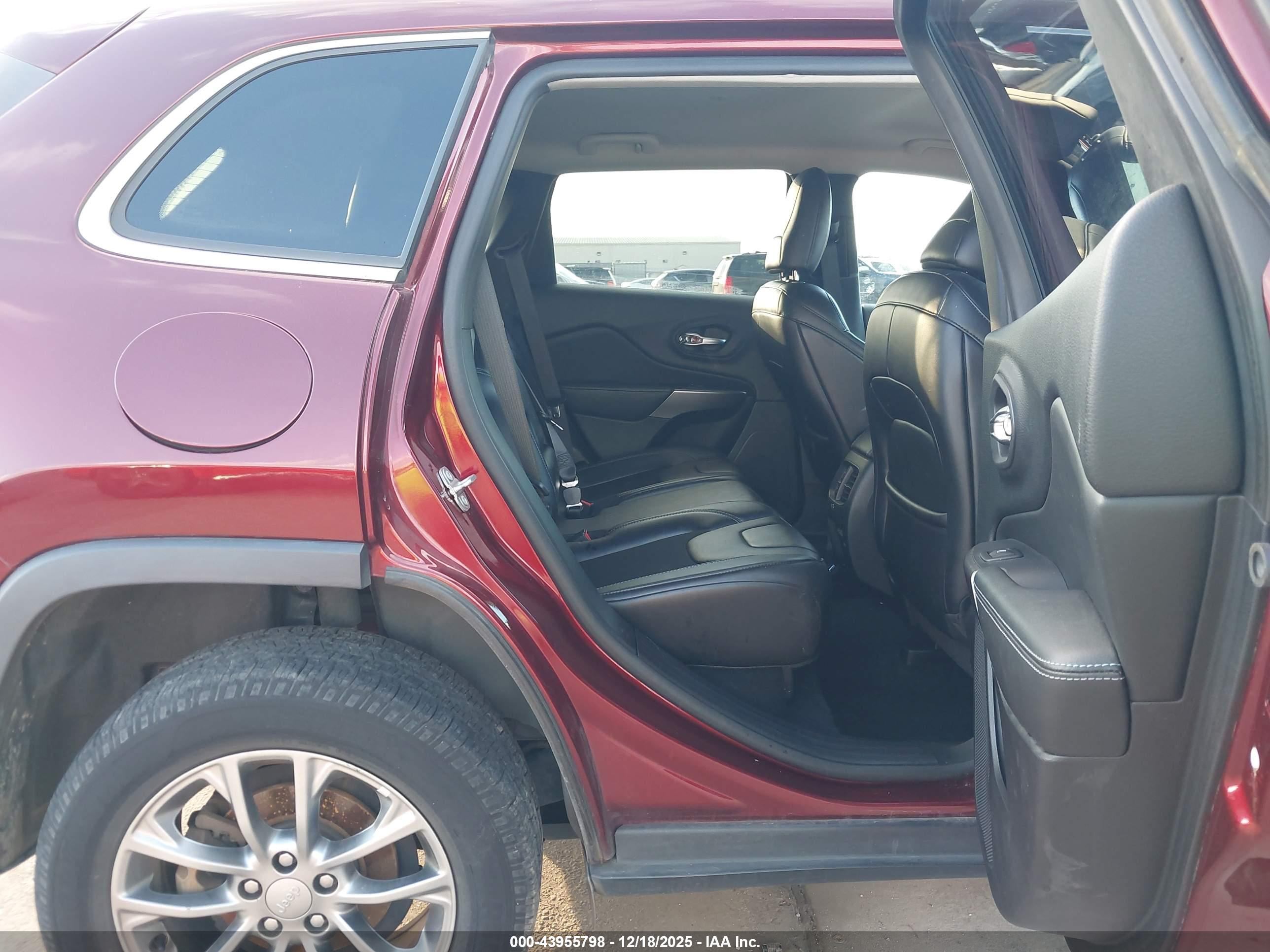 JEEP CHEROKEE image 8