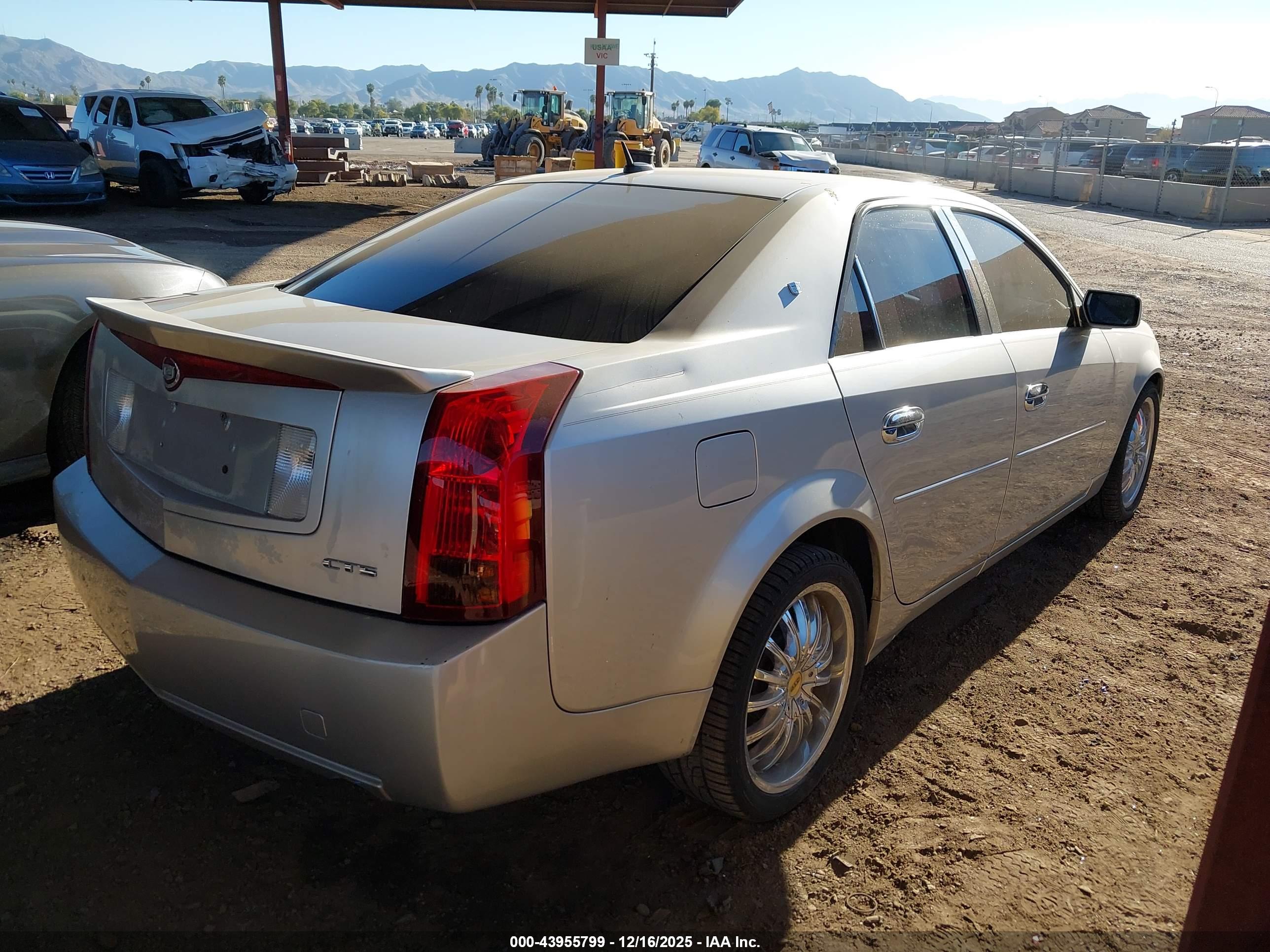 CADILLAC CTS image 4