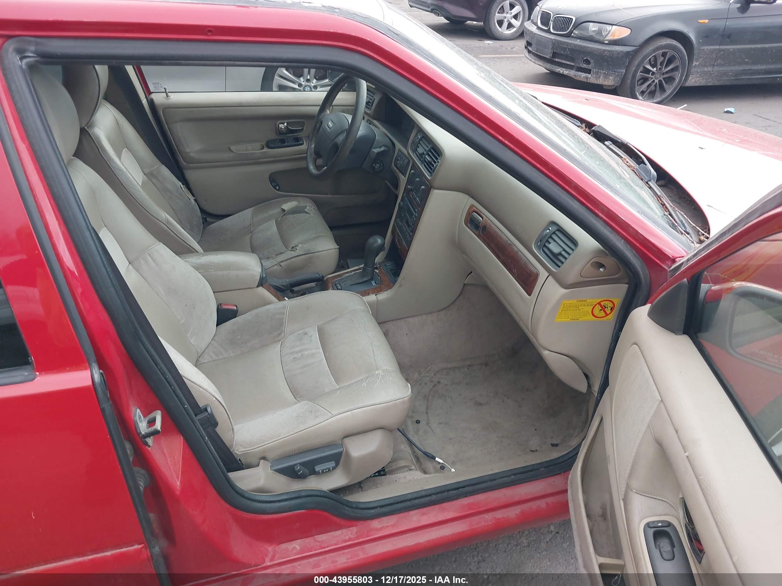 VOLVO S70 image 5