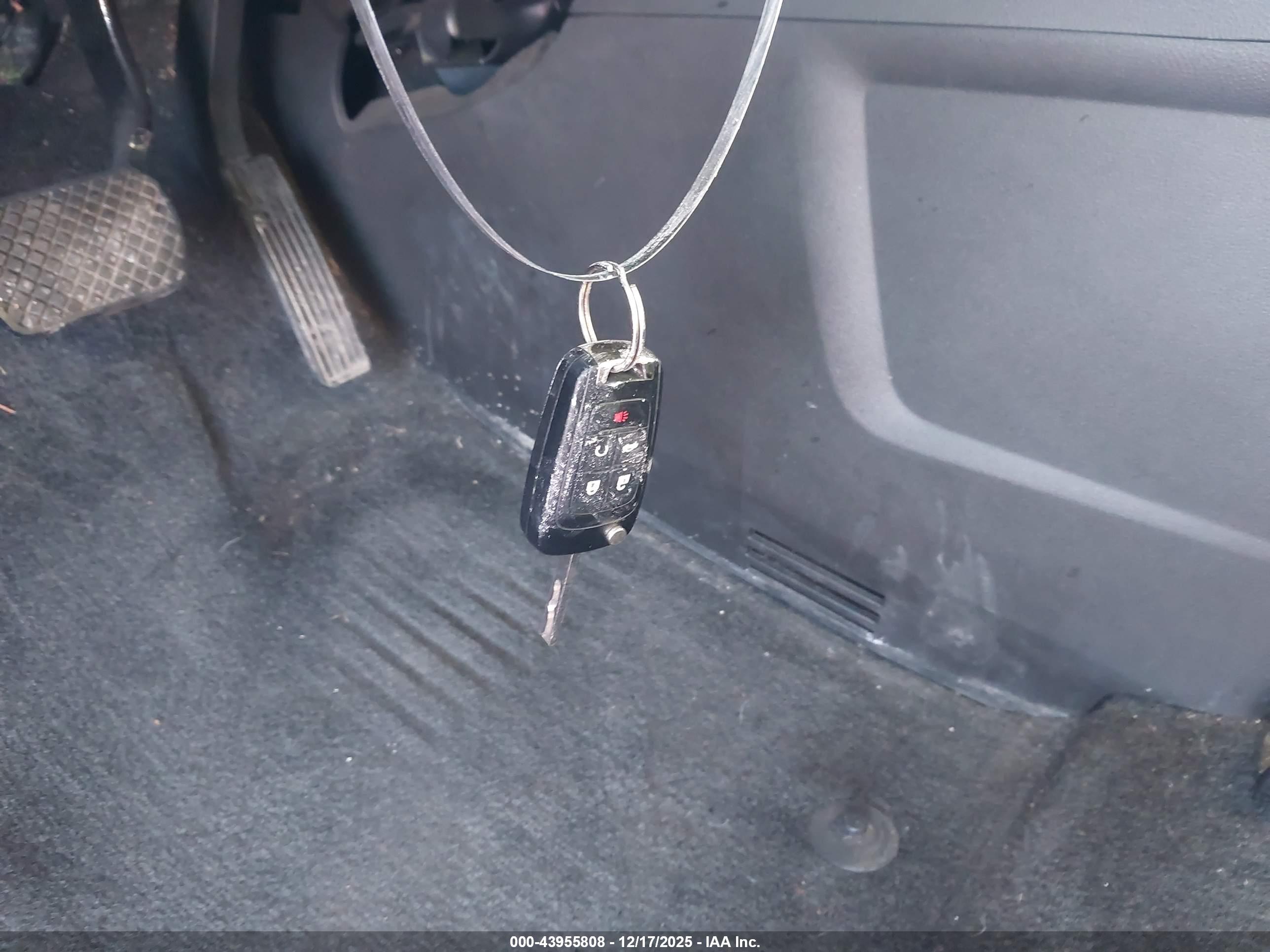 GMC TERRAIN image 11
