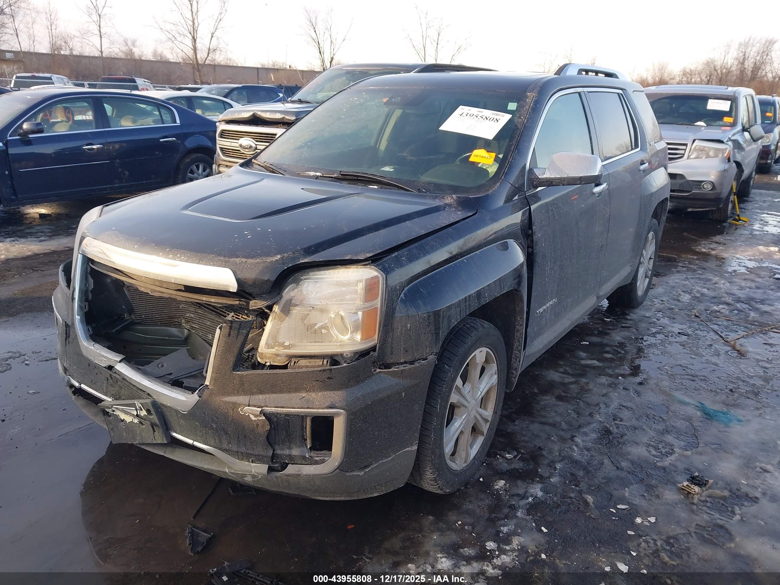GMC TERRAIN image 2