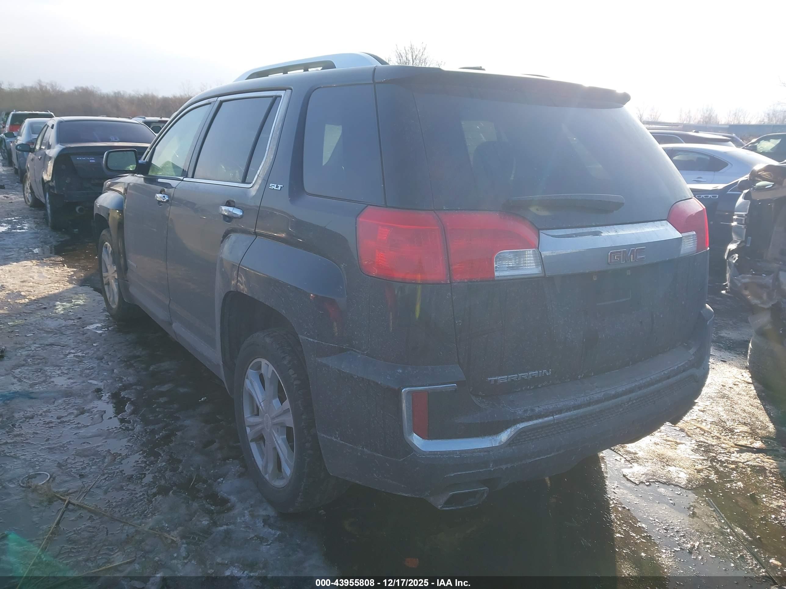 GMC TERRAIN image 3