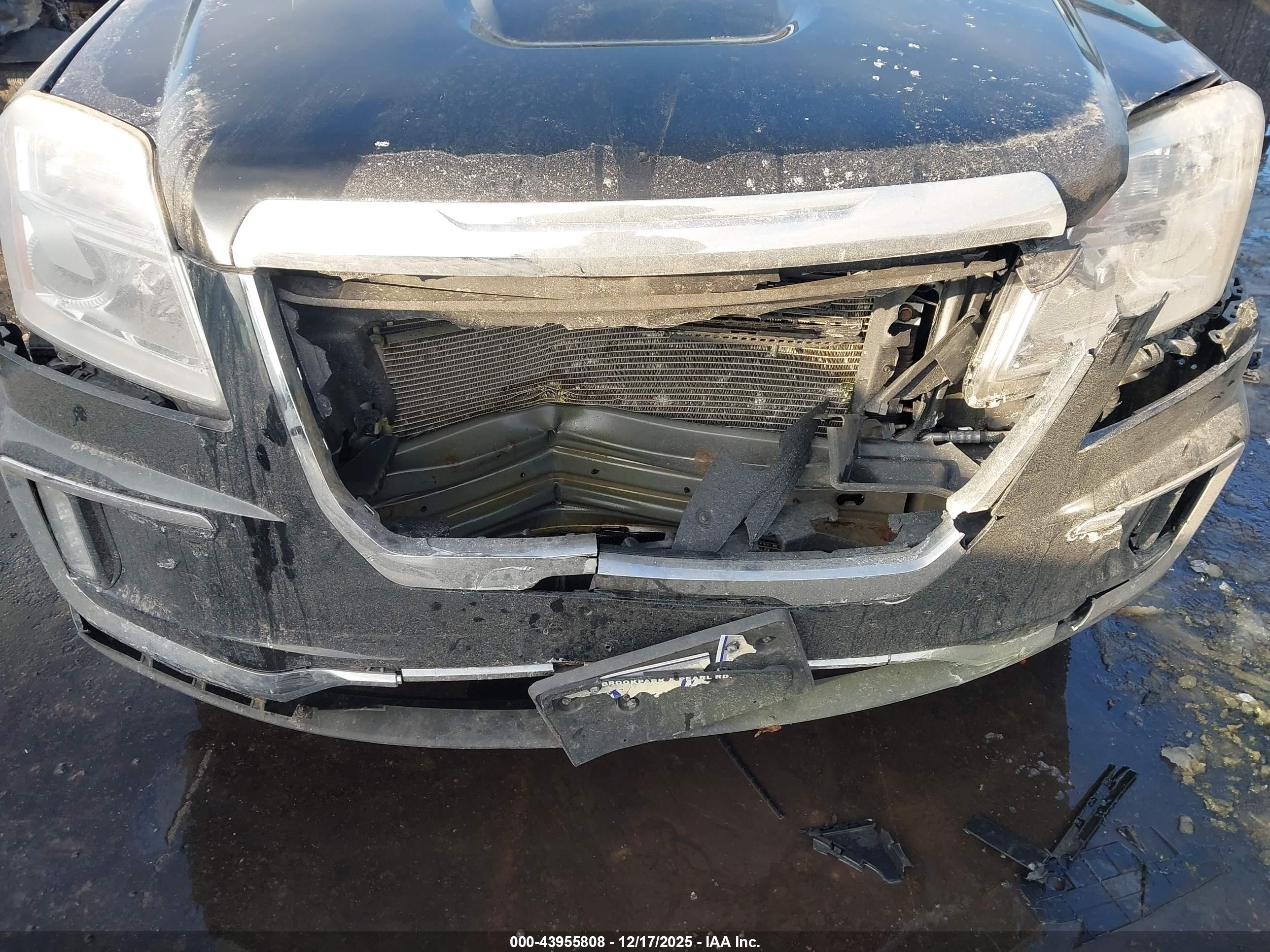GMC TERRAIN image 6