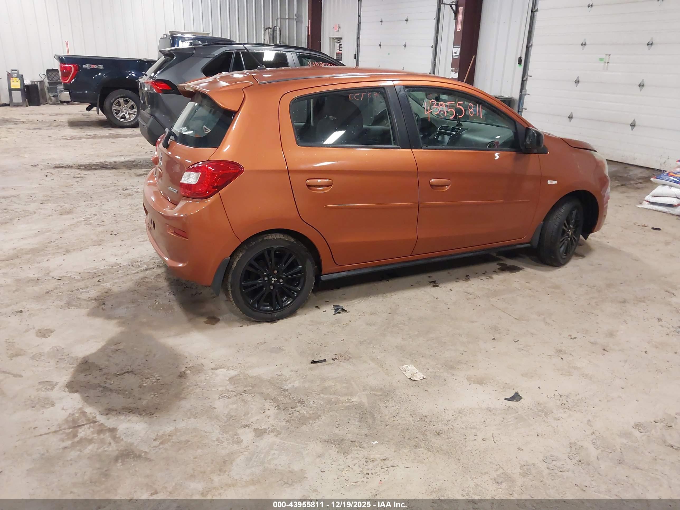 MITSUBISHI MIRAGE image 4