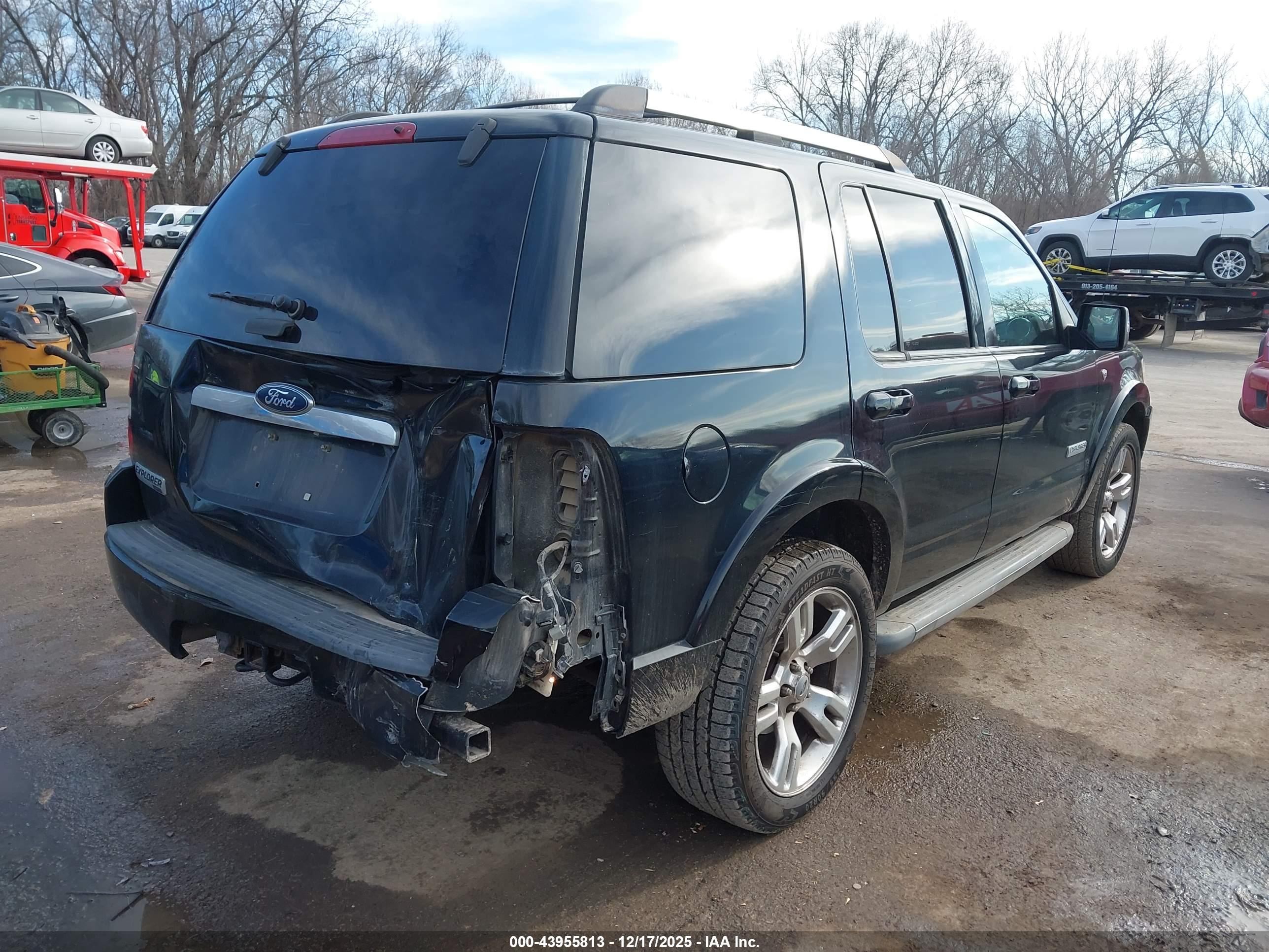 FORD EXPLORER image 4