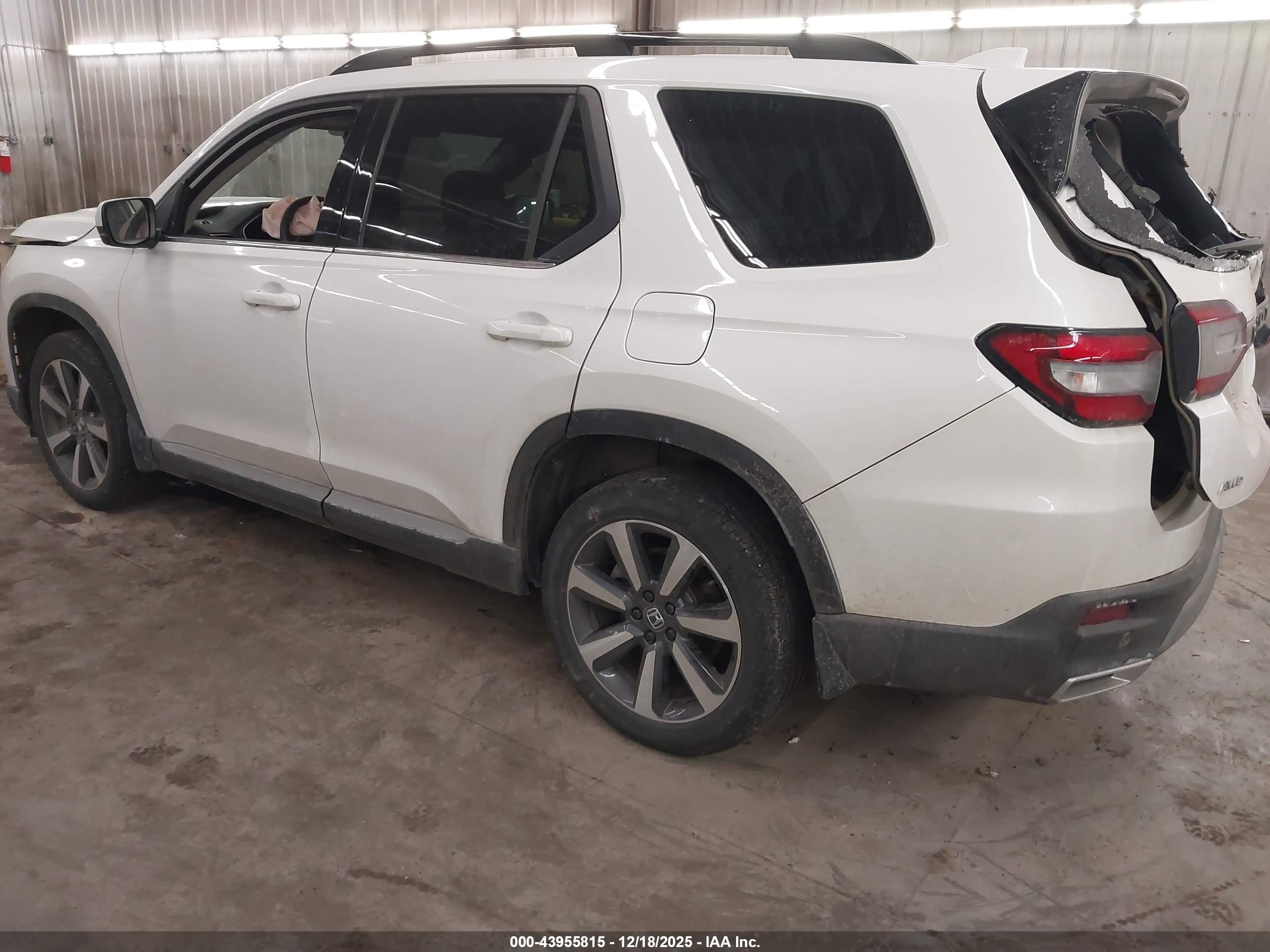 HONDA PILOT image 3