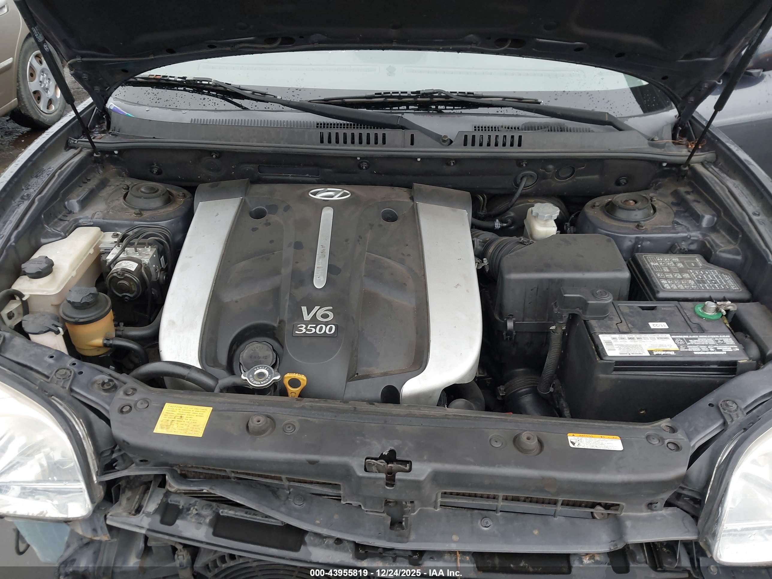HYUNDAI SANTA image 10