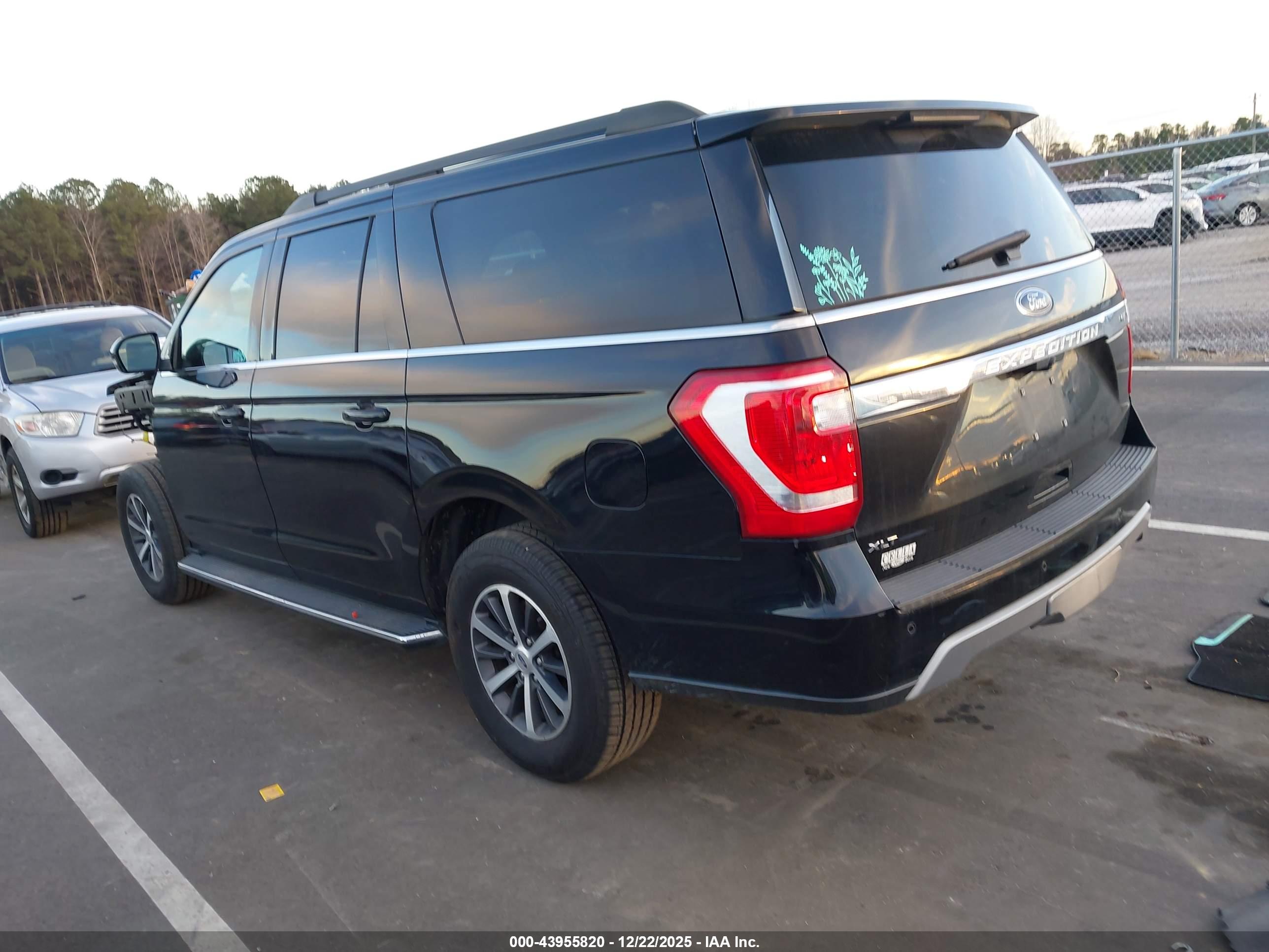 FORD EXPEDITION image 3