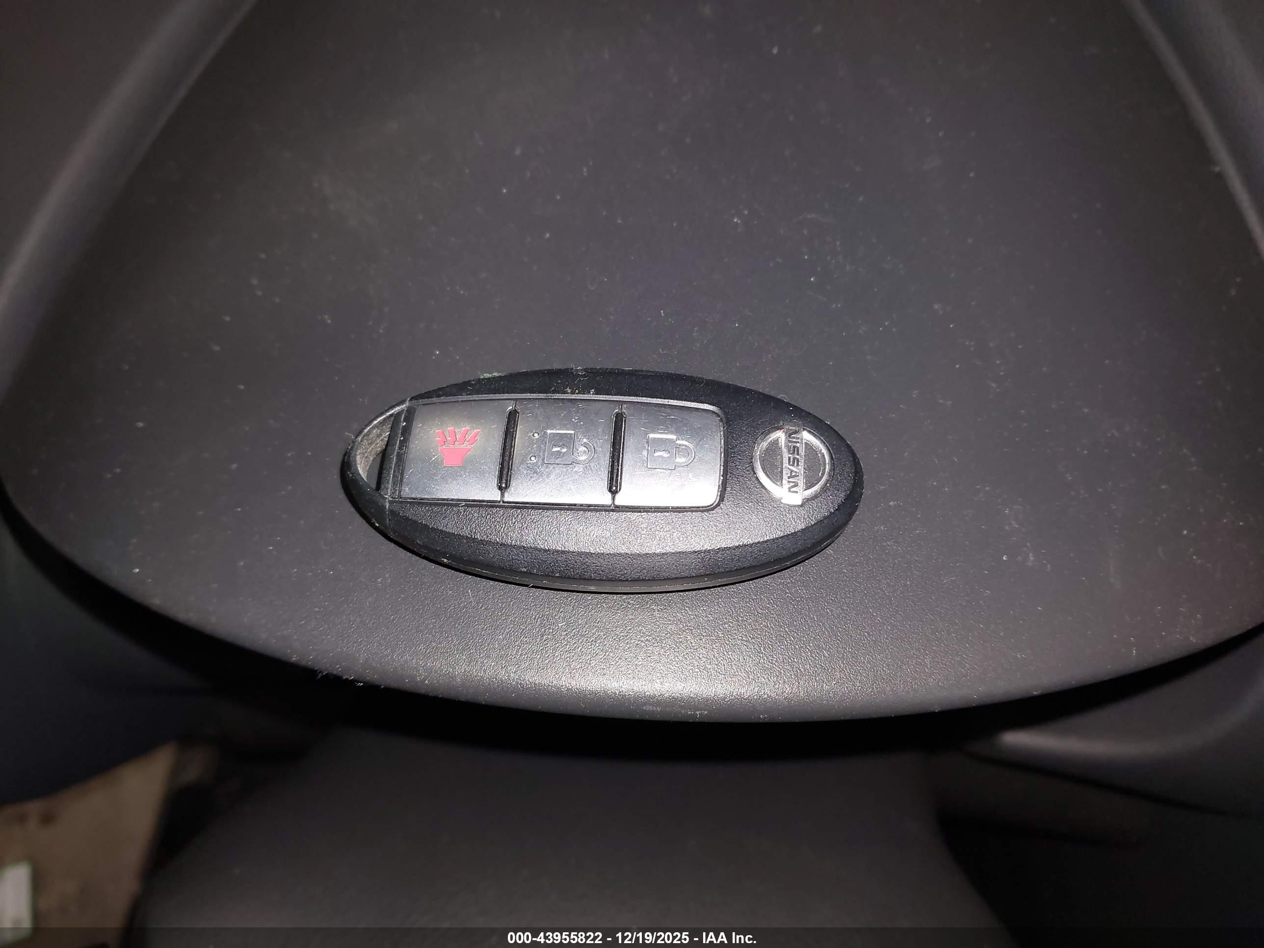 NISSAN ROGUE image 11