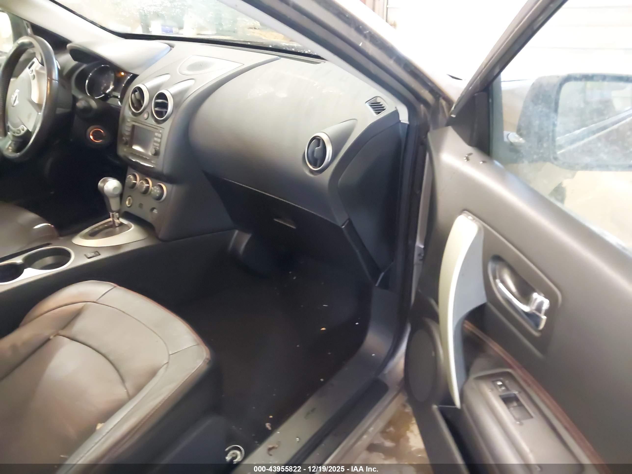 NISSAN ROGUE image 5