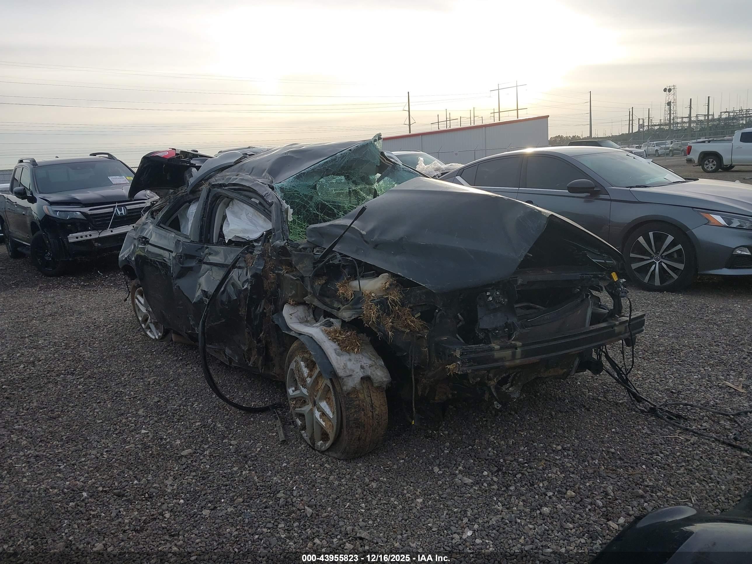FORD FUSION image 6