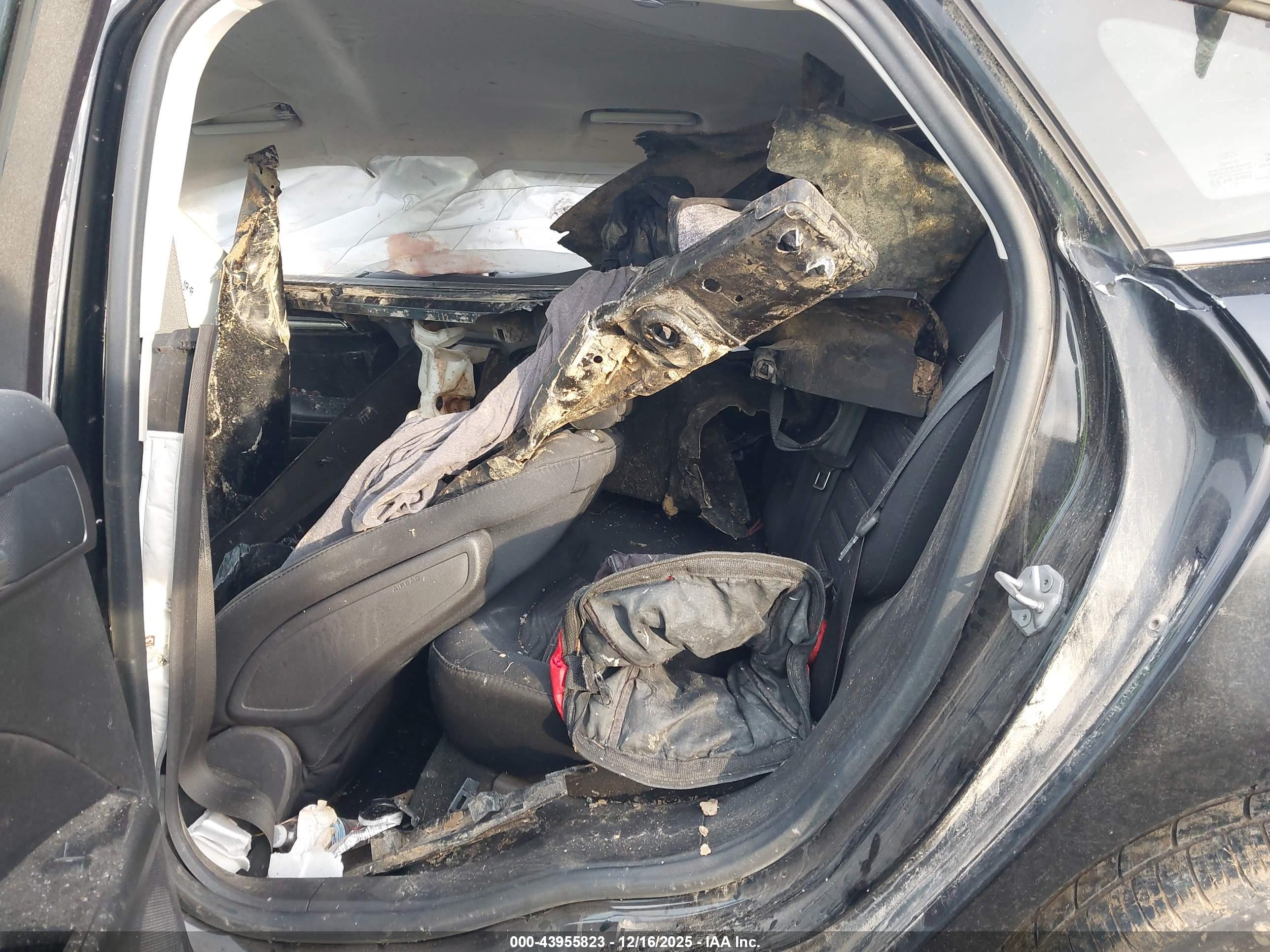 FORD FUSION image 8