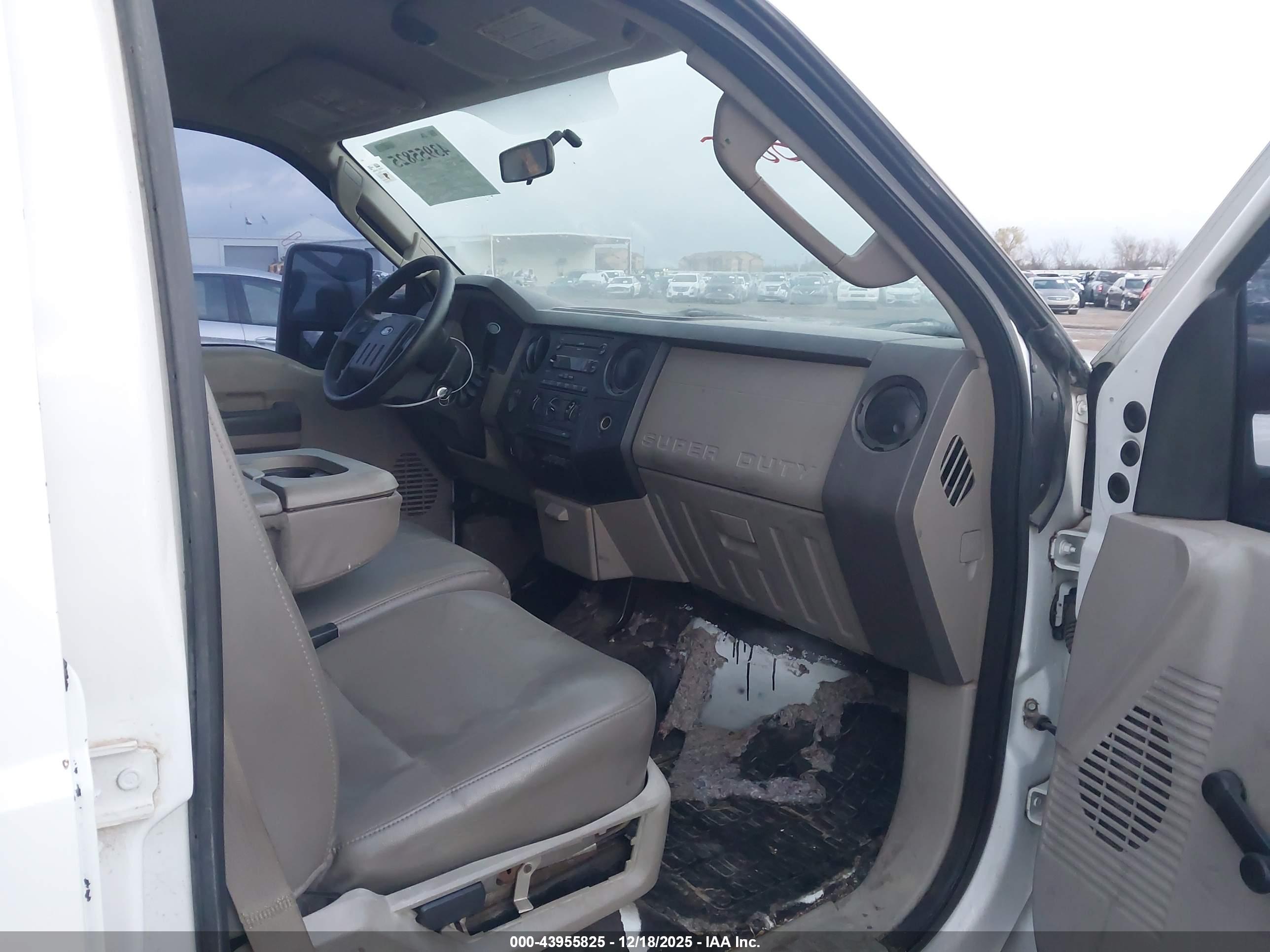 FORD F-350 image 7