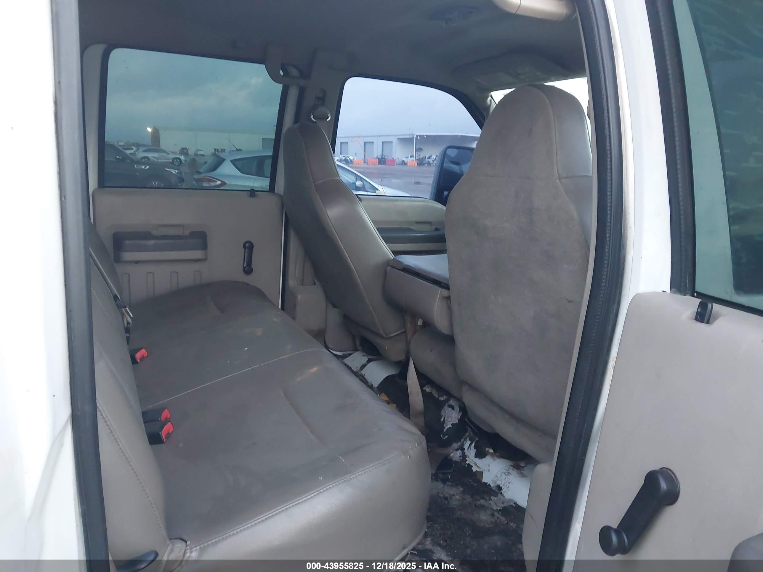 FORD F-350 image 8