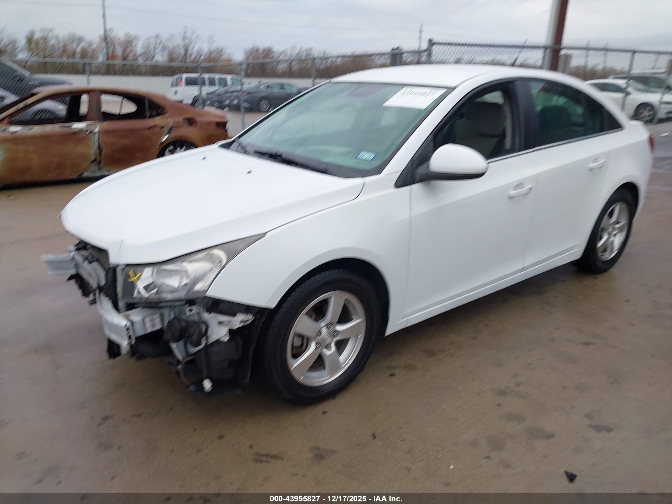 CHEVROLET CRUZE image 2