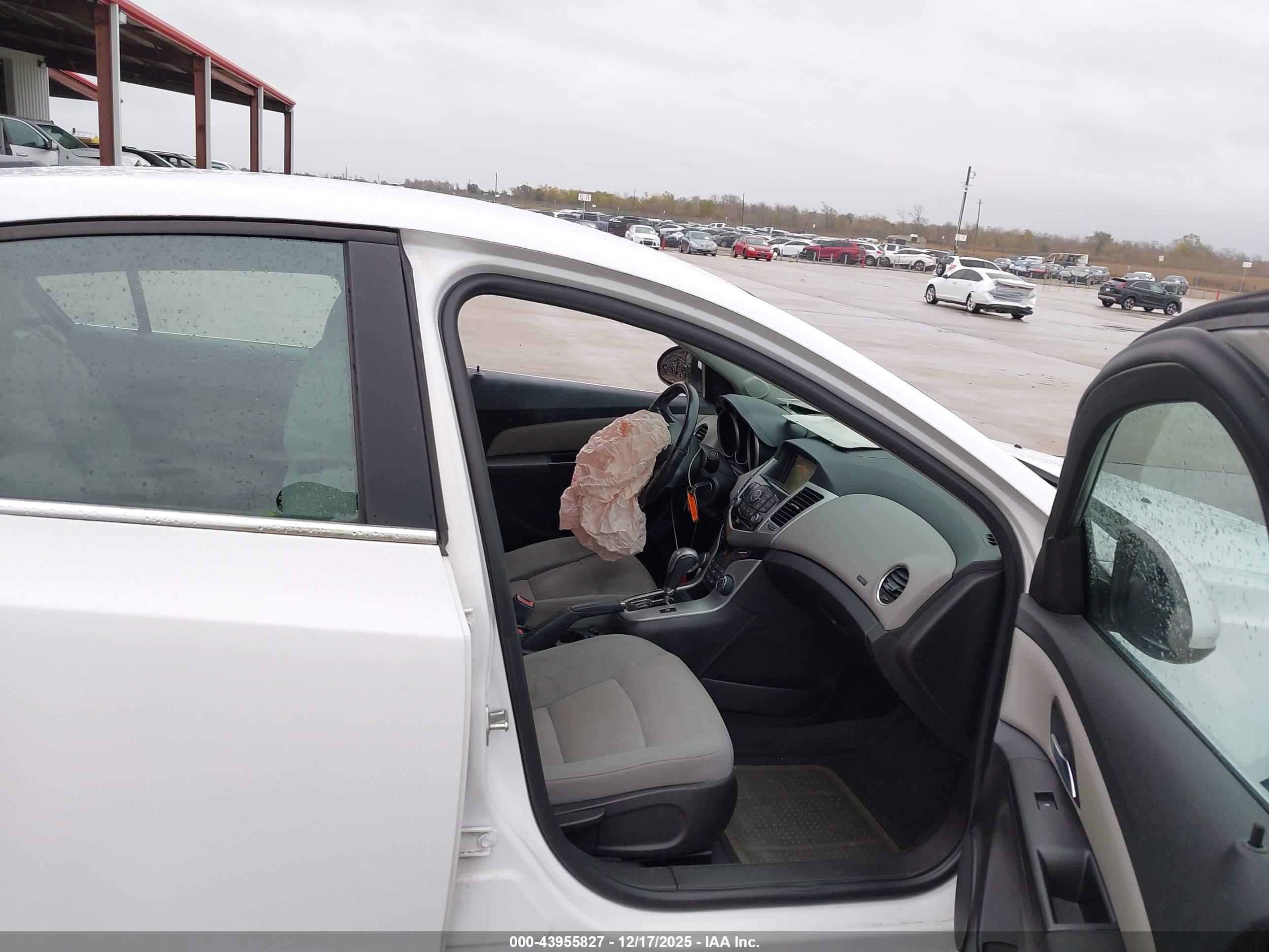 CHEVROLET CRUZE image 5