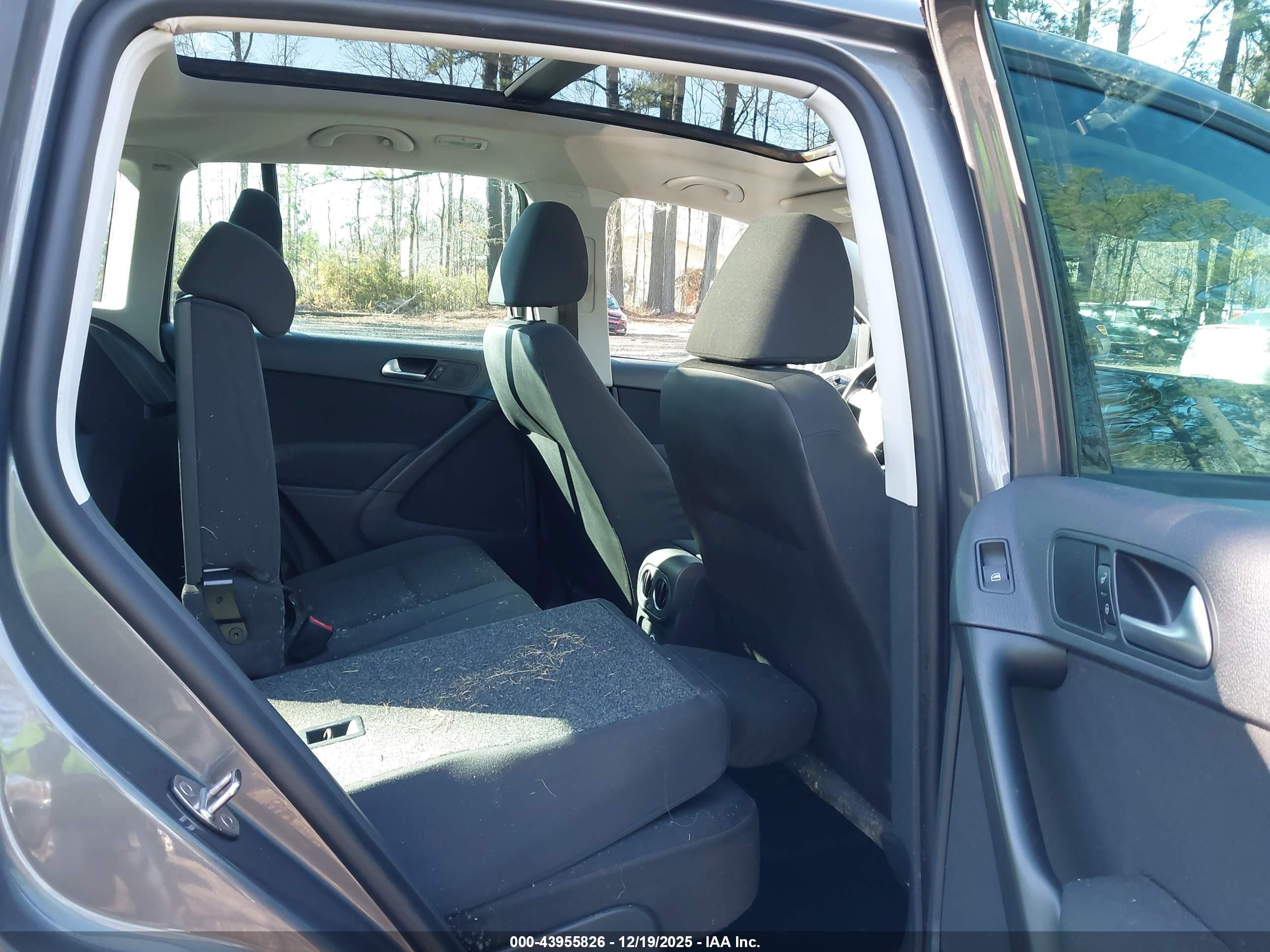 VOLKSWAGEN TIGUAN image 8