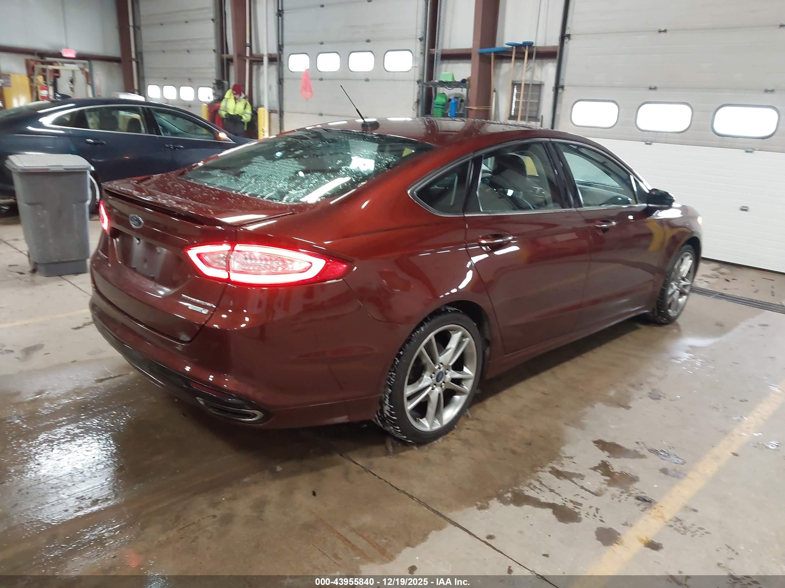 FORD FUSION image 4