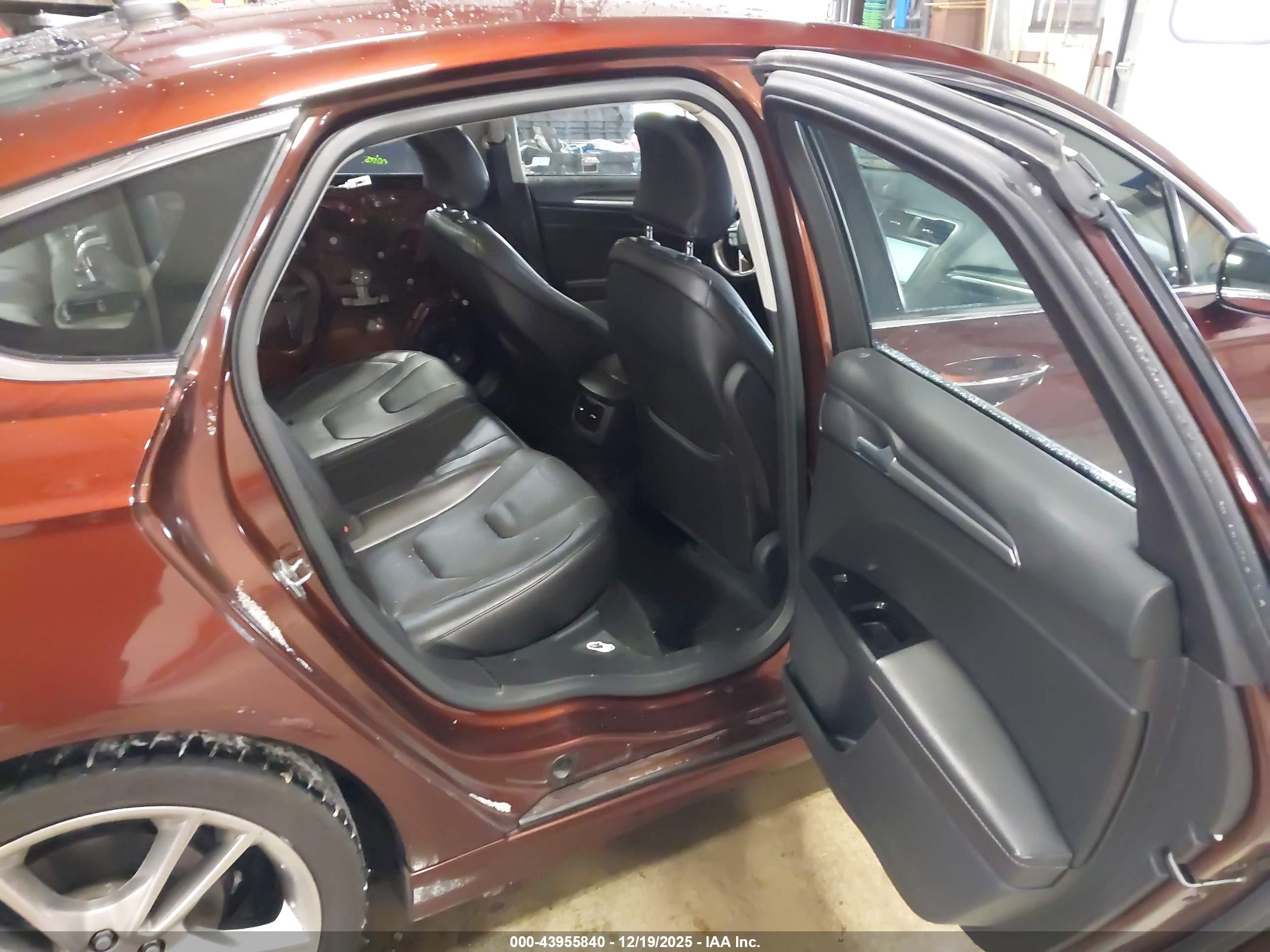 FORD FUSION image 8
