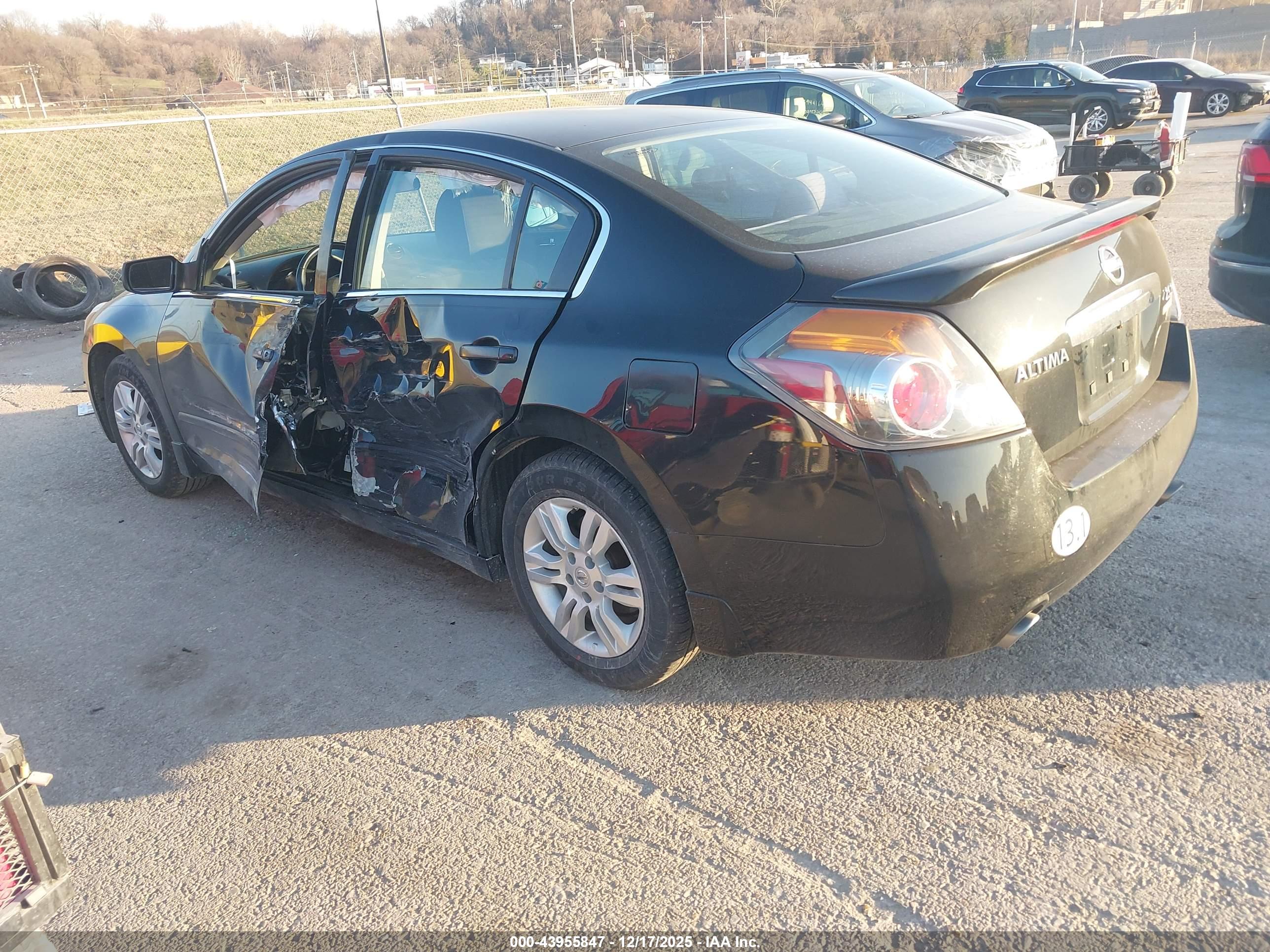 NISSAN ALTIMA image 3