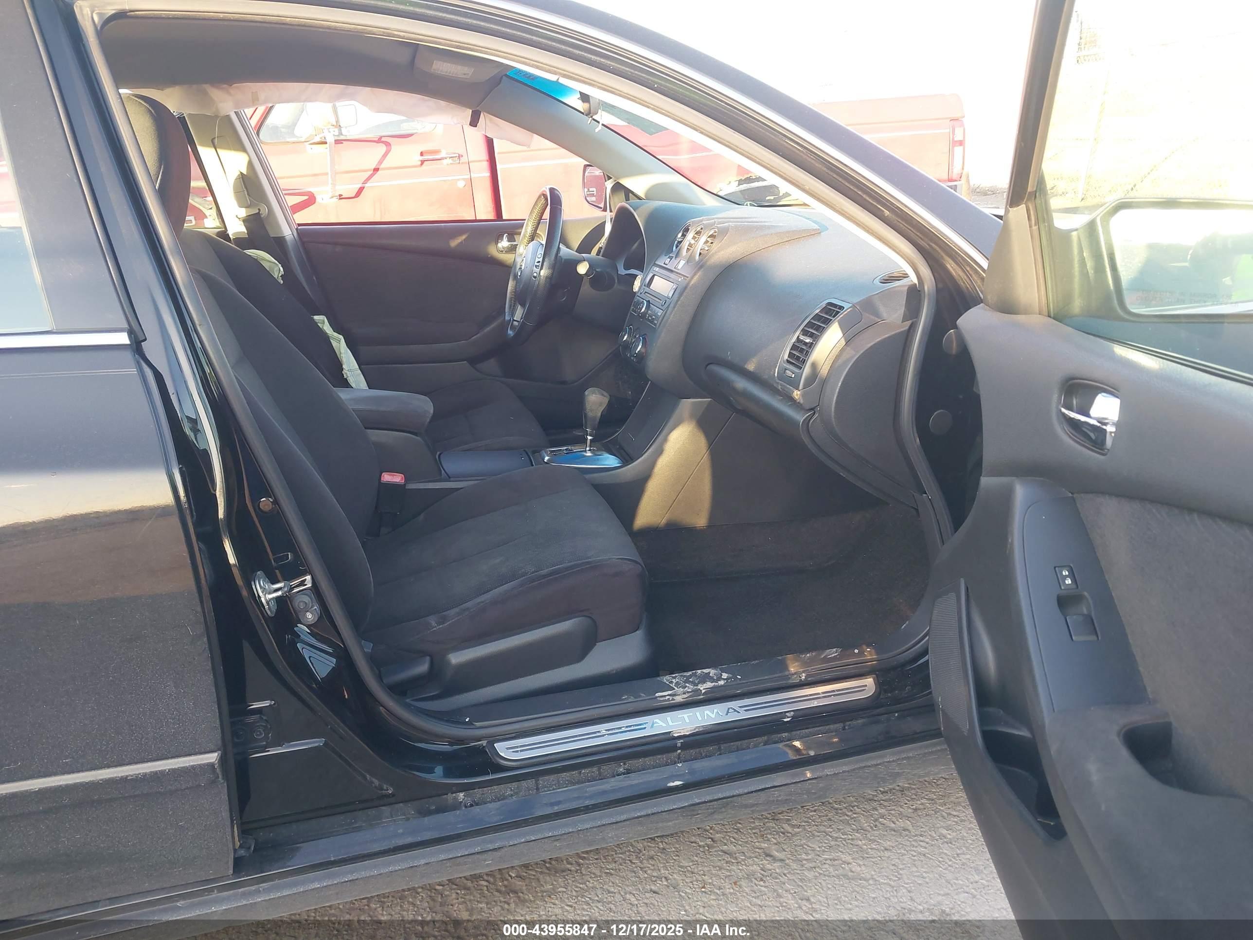 NISSAN ALTIMA image 5