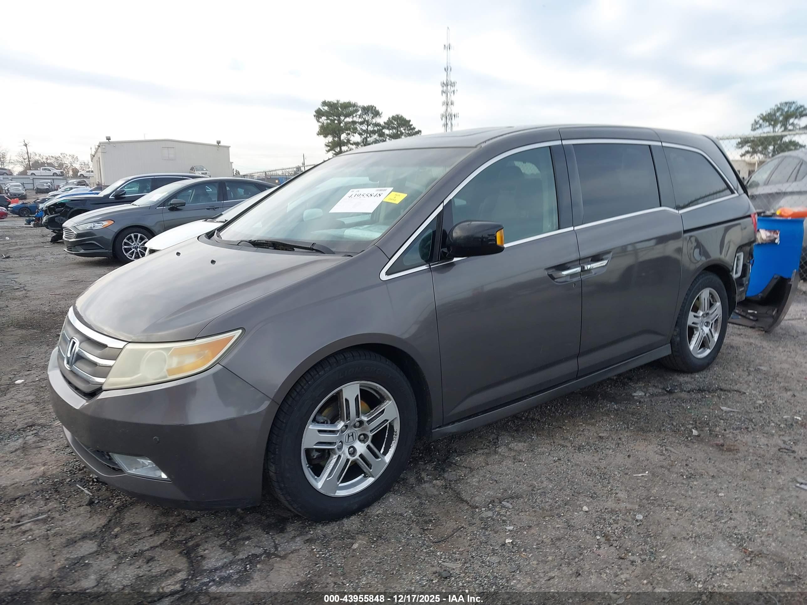 HONDA ODYSSEY image 2