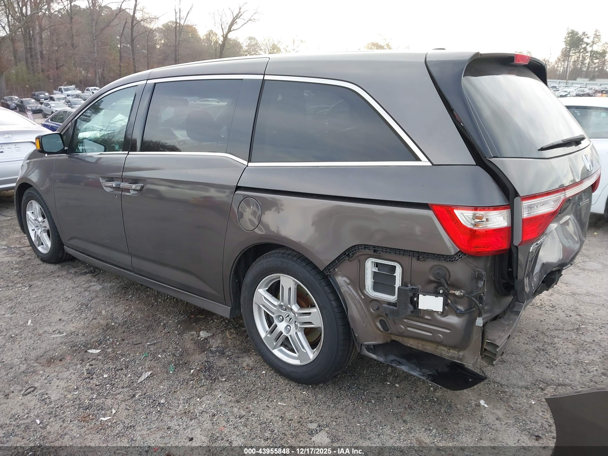 HONDA ODYSSEY image 3
