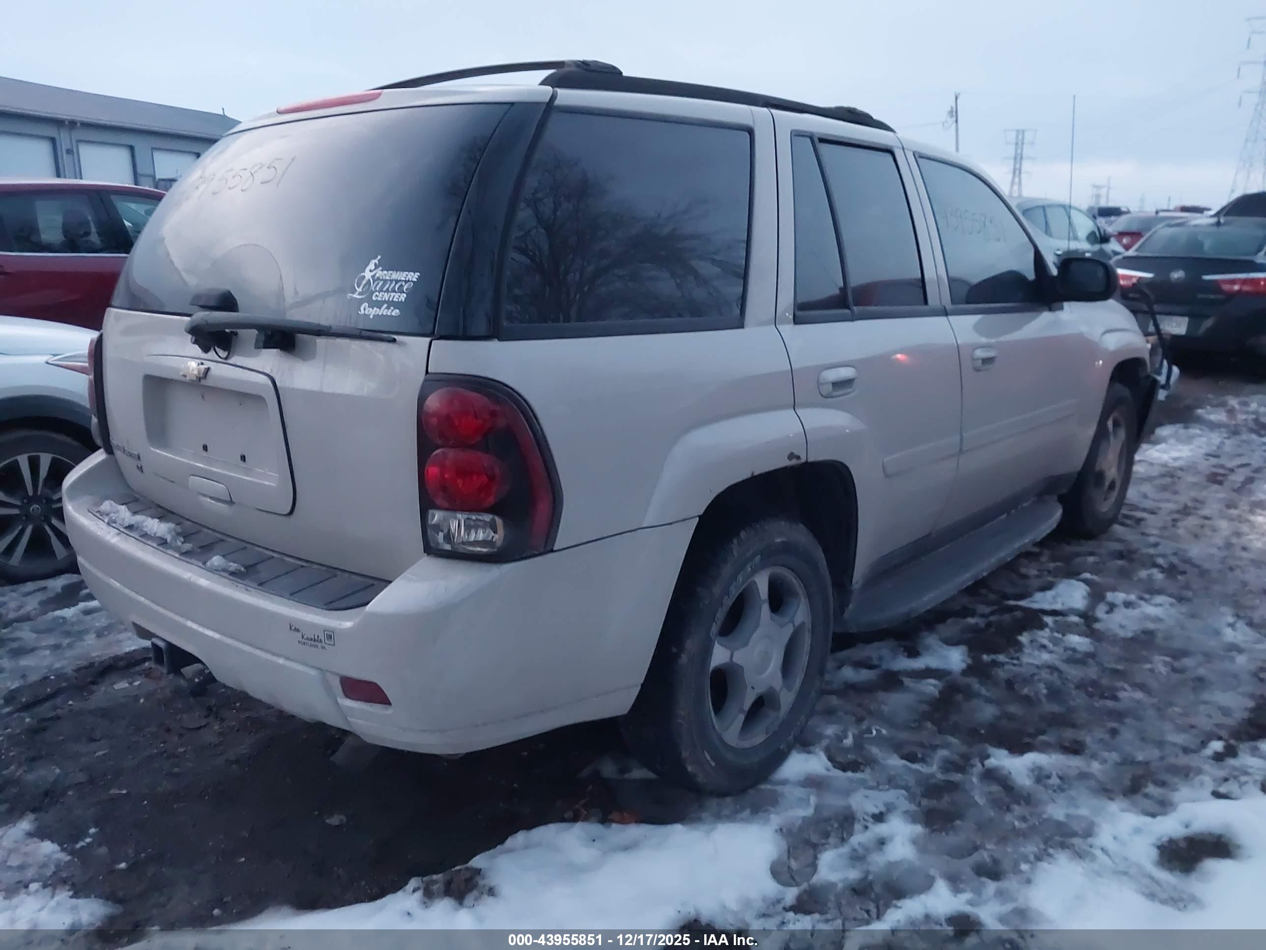 CHEVROLET TRAILBLAZER image 4