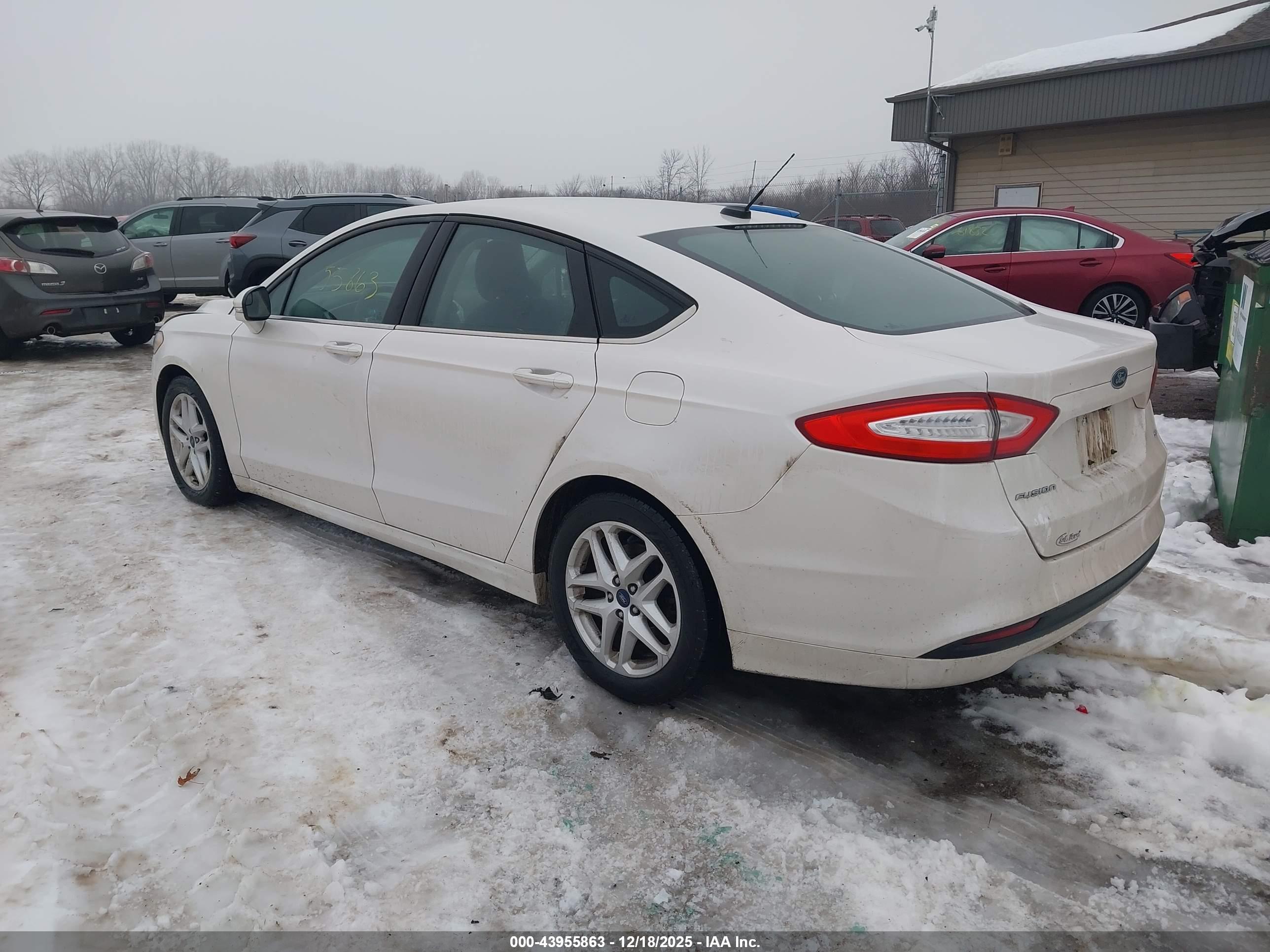 FORD FUSION image 3