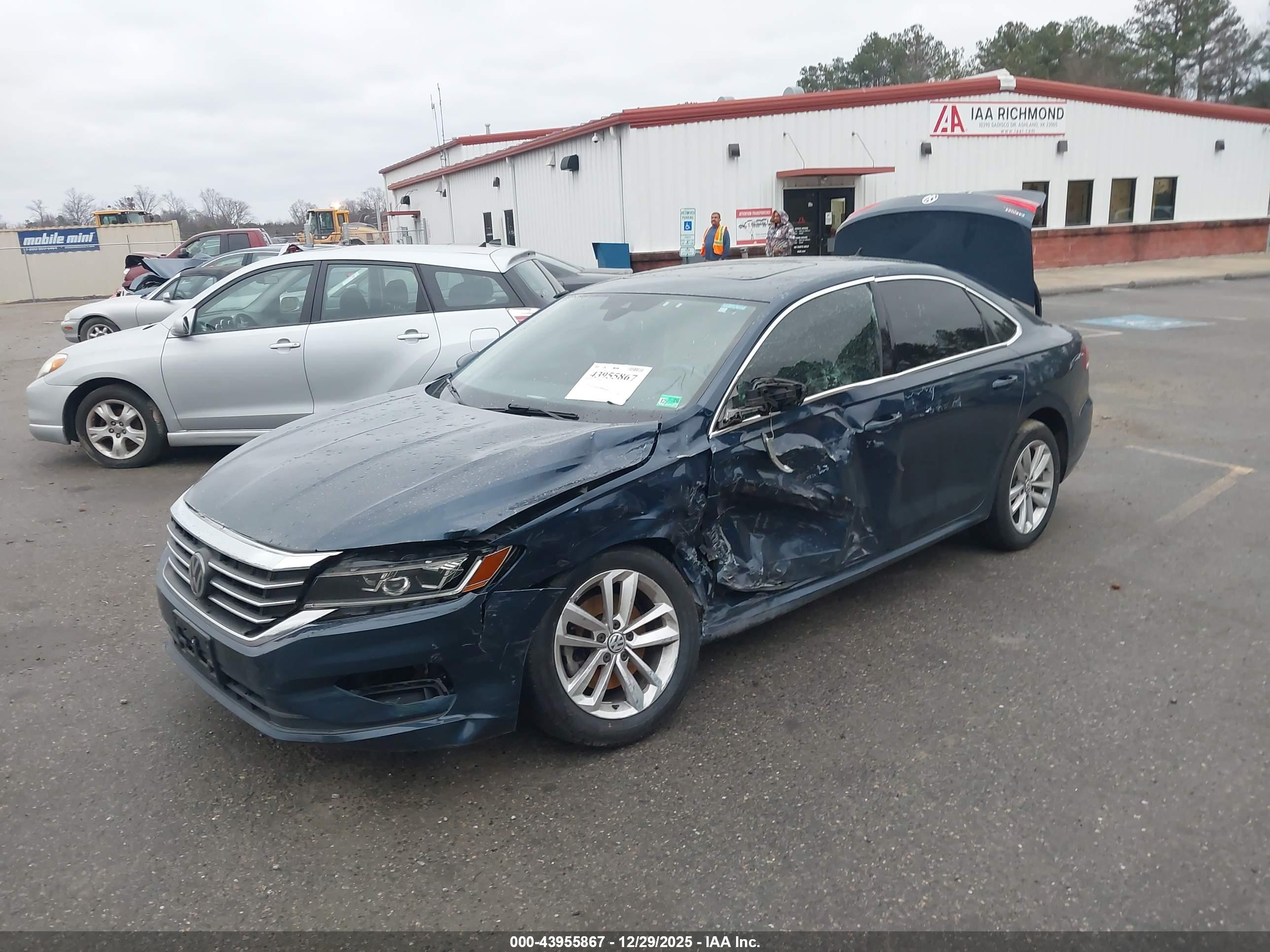 VOLKSWAGEN PASSAT image 2