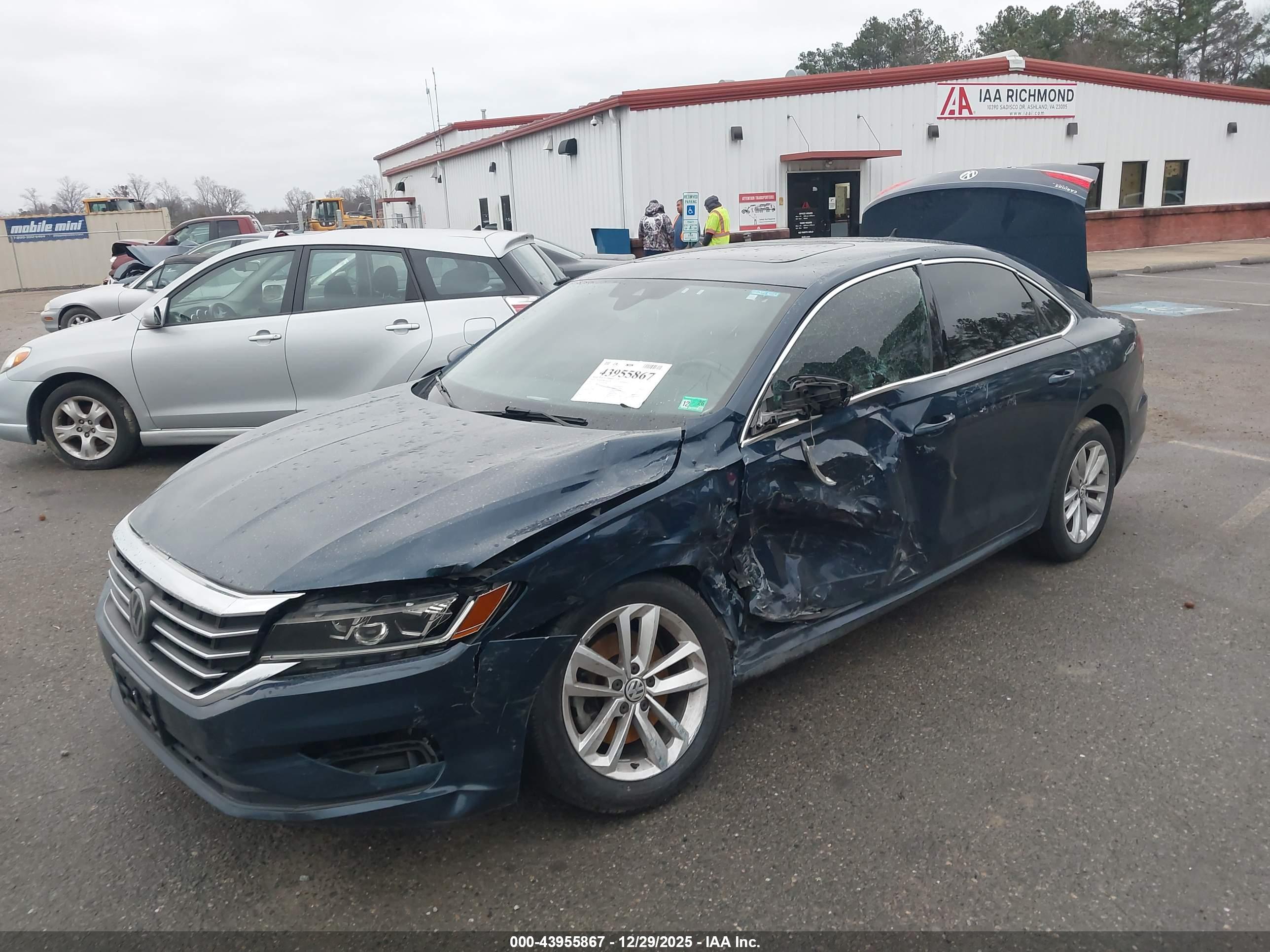 VOLKSWAGEN PASSAT image 6