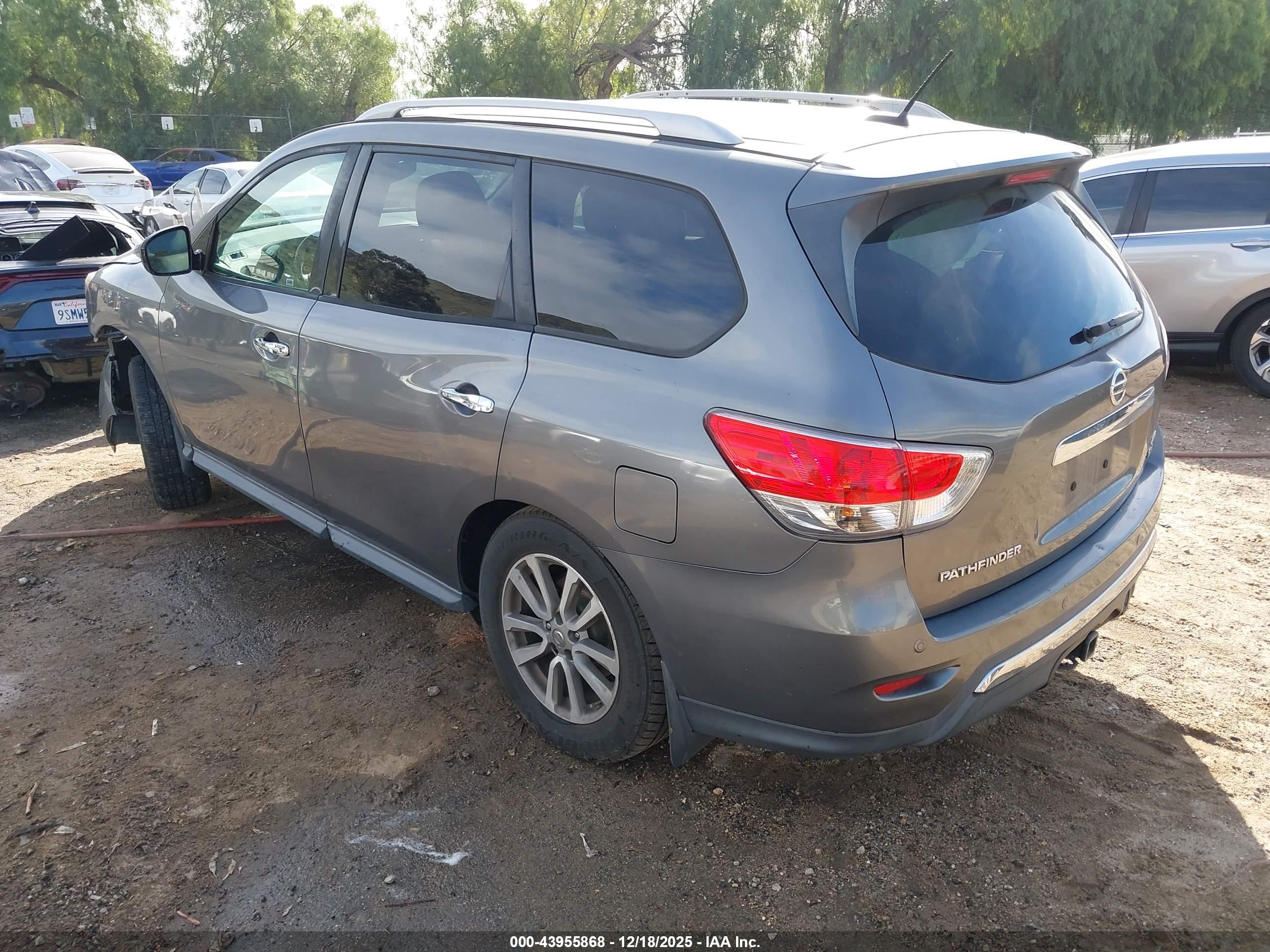 NISSAN PATHFINDER image 3