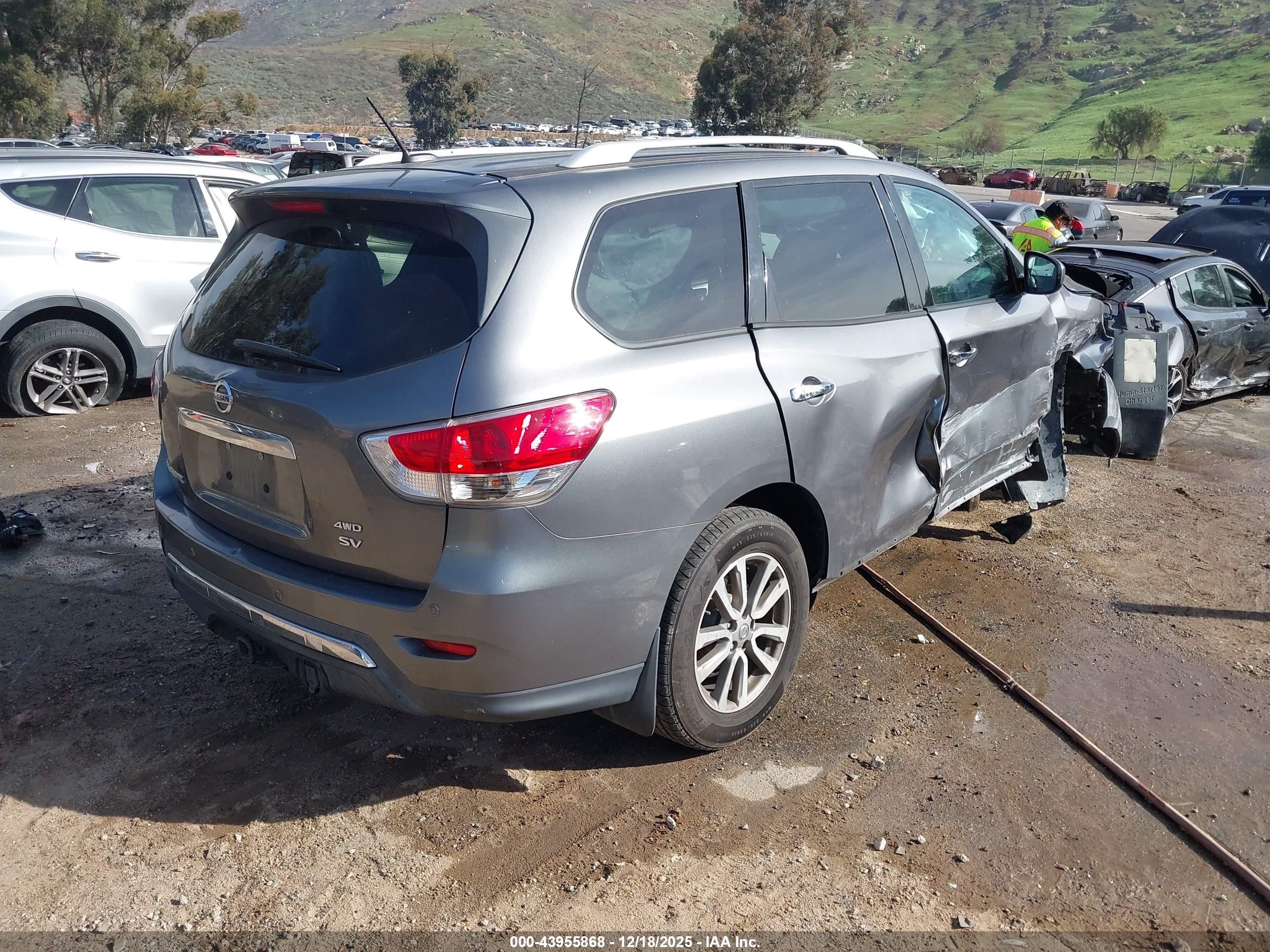 NISSAN PATHFINDER image 4