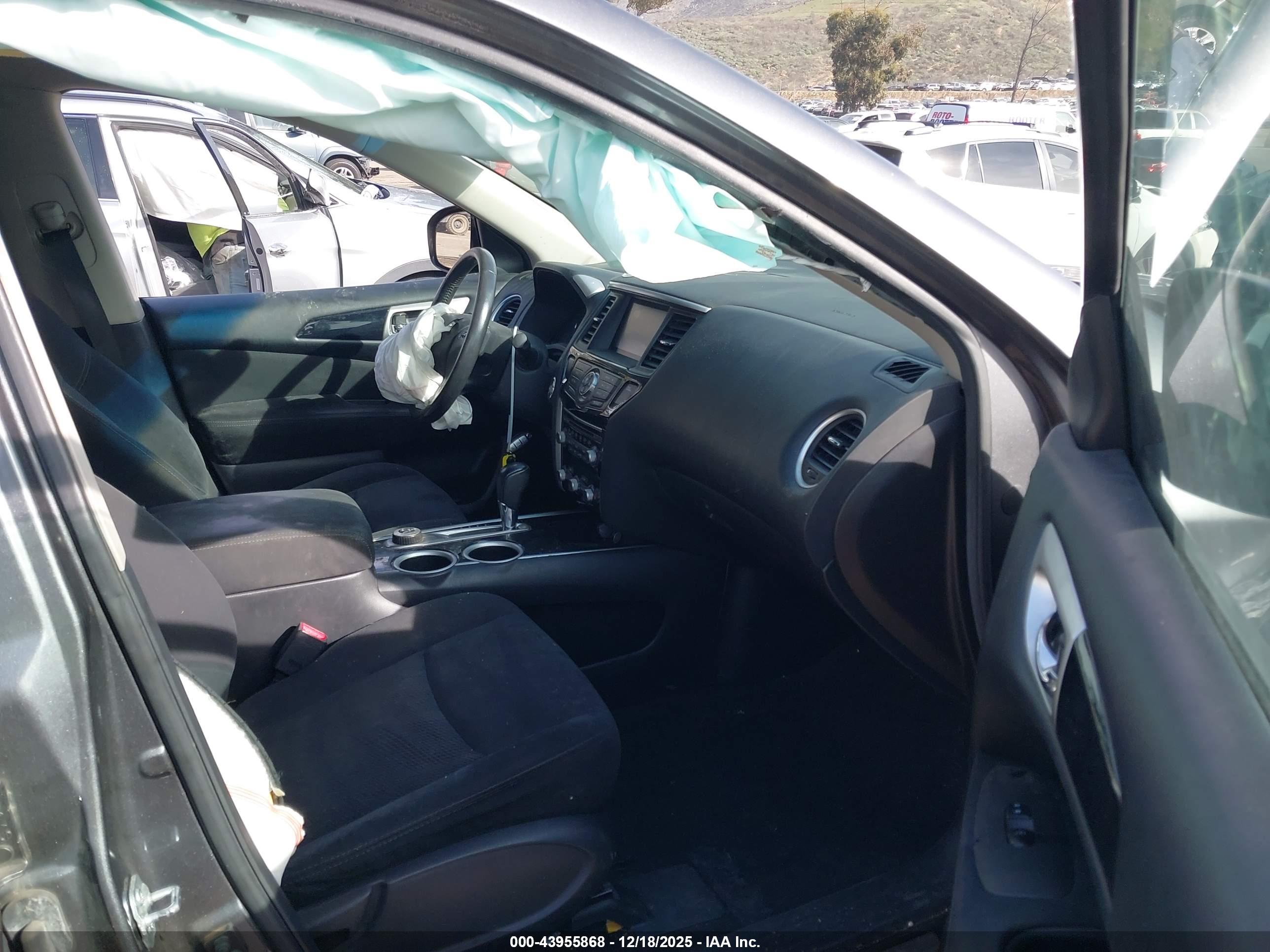 NISSAN PATHFINDER image 5