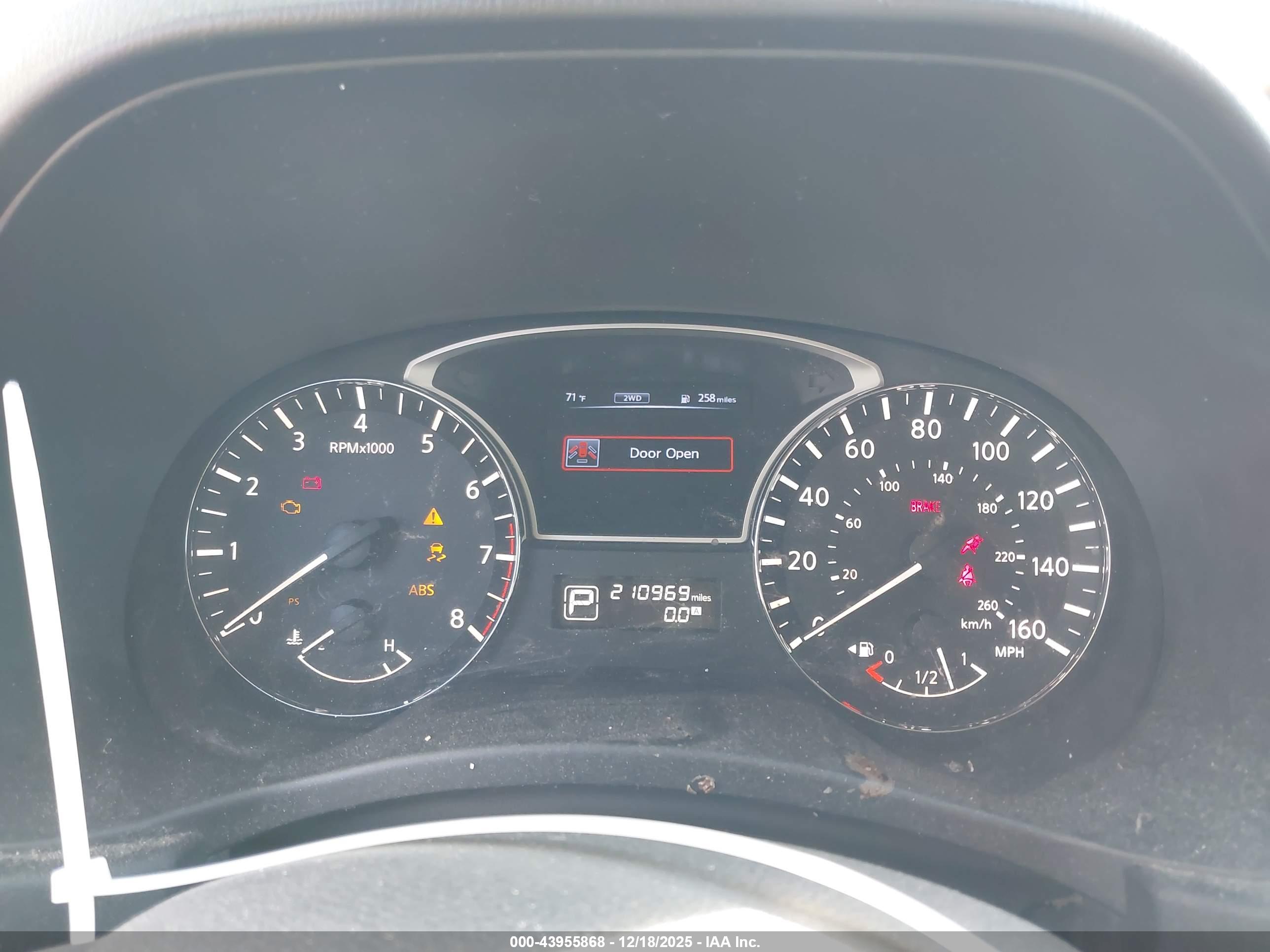 NISSAN PATHFINDER image 7