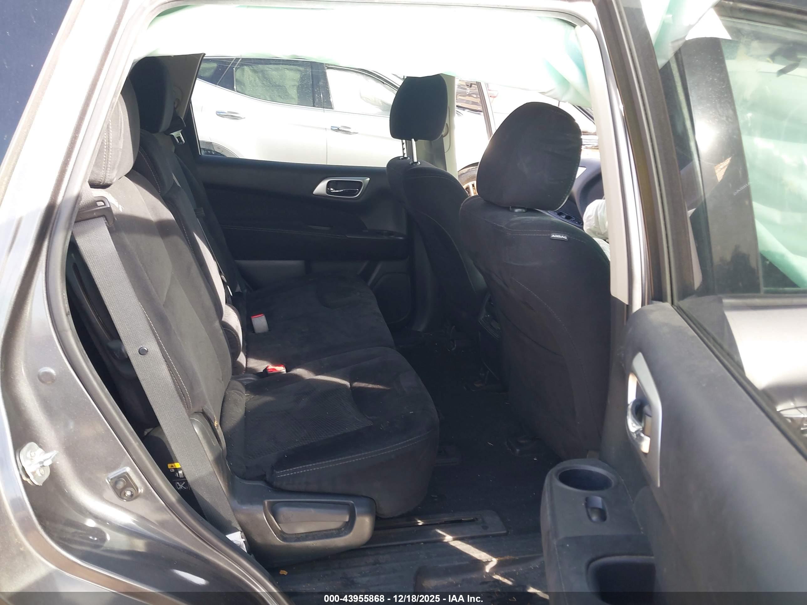 NISSAN PATHFINDER image 8