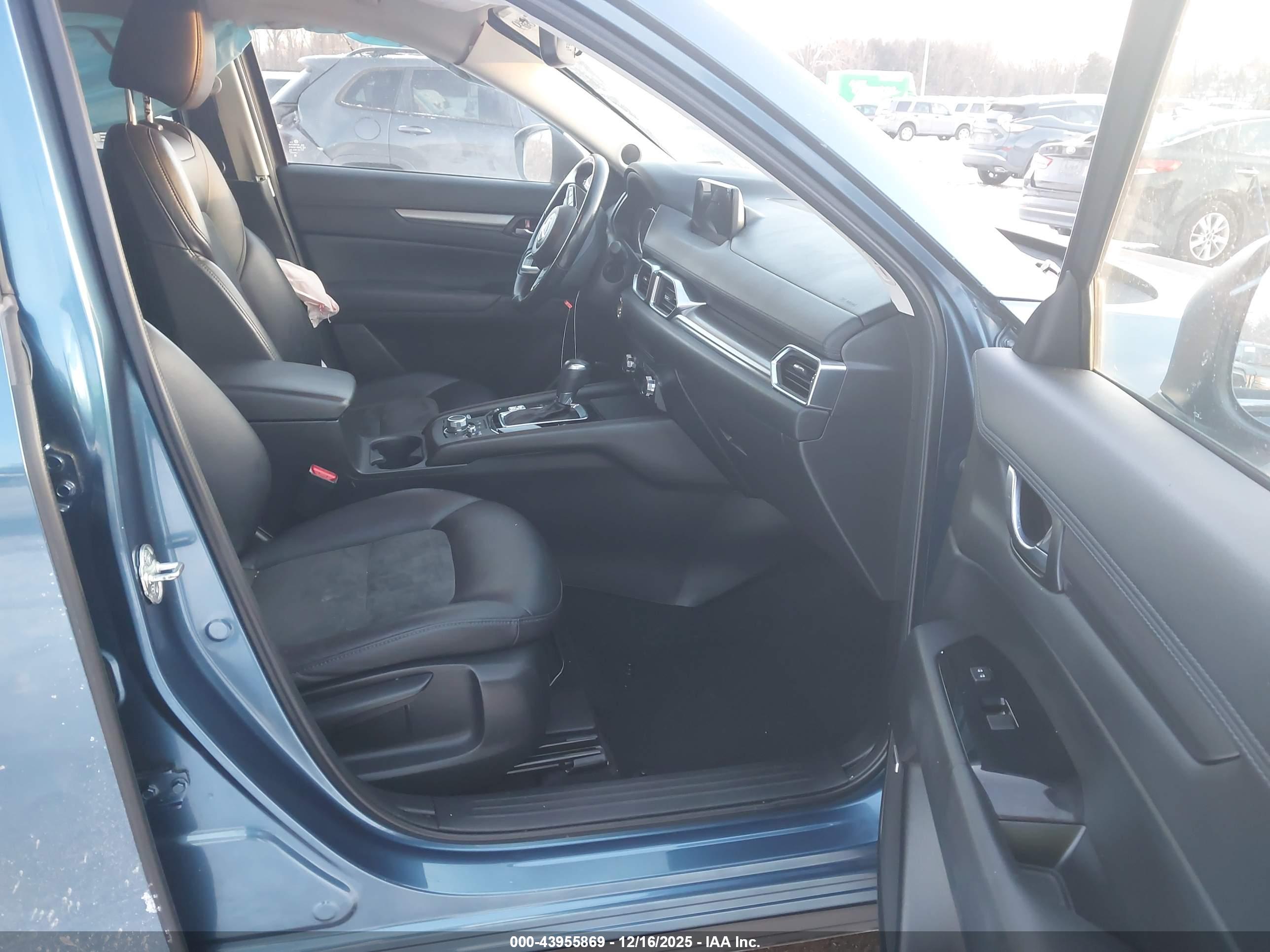 MAZDA CX-5 image 5