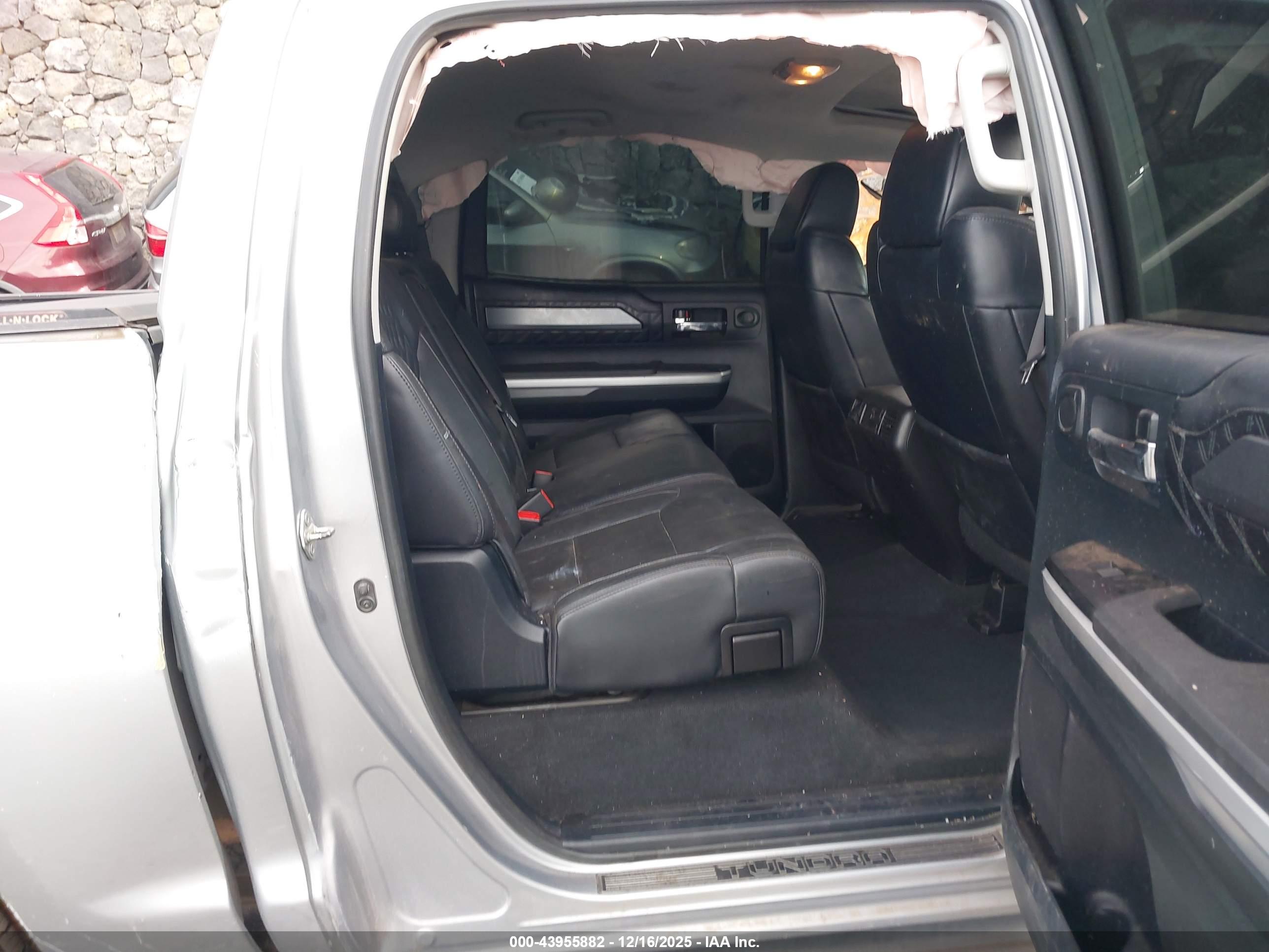 TOYOTA TUNDRA image 8