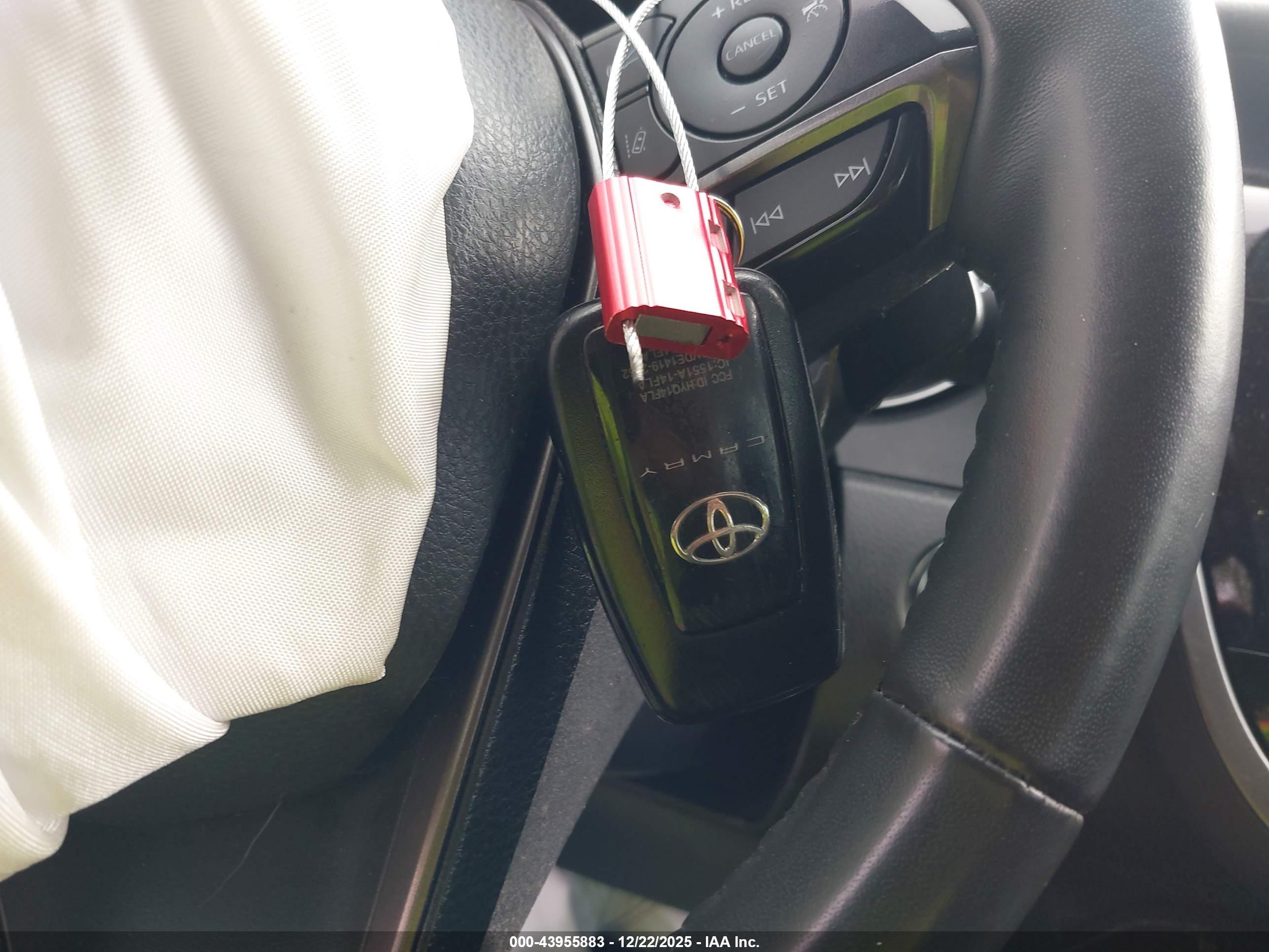 TOYOTA CAMRY image 11