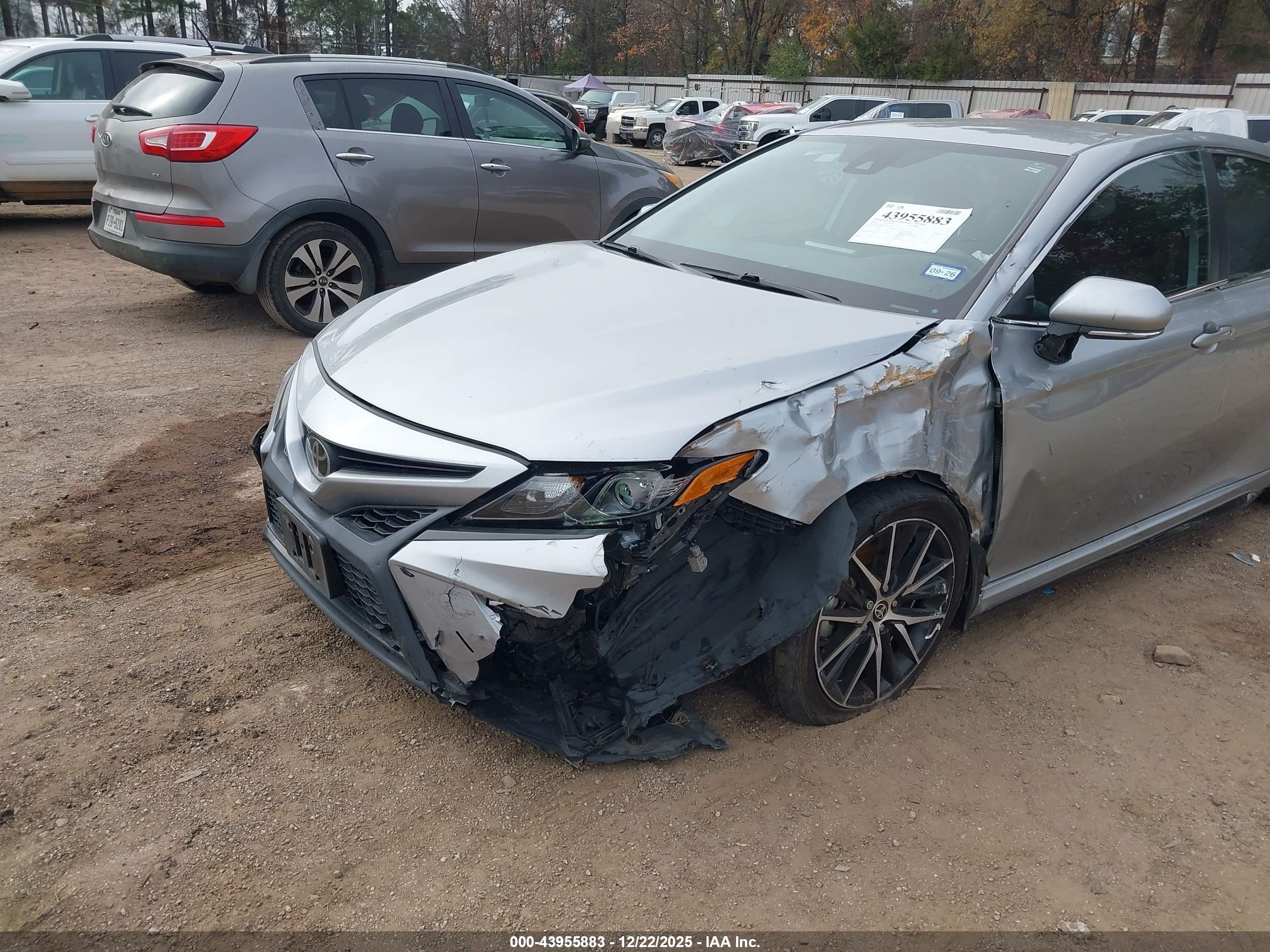 TOYOTA CAMRY image 6
