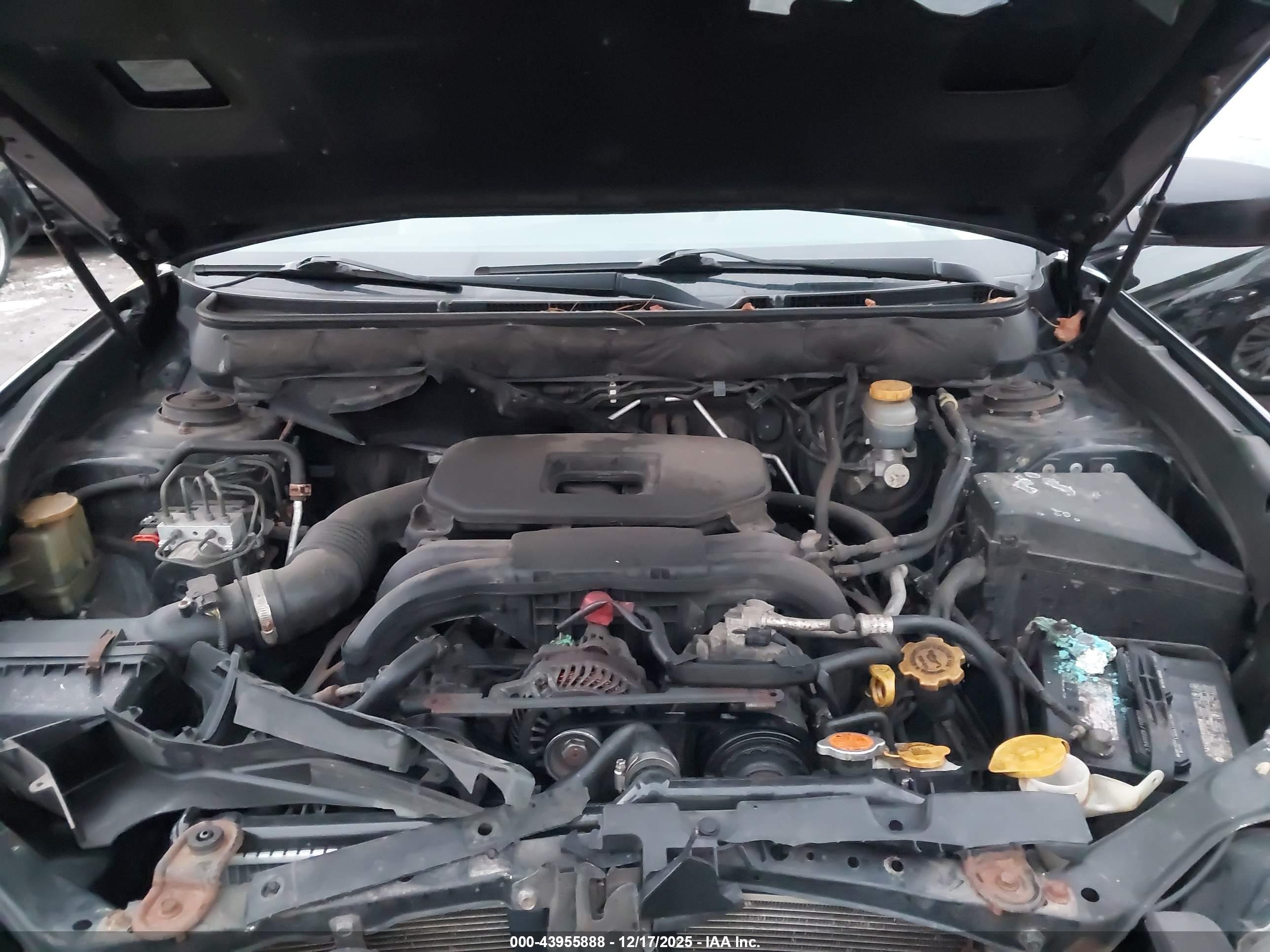 SUBARU OUTBACK image 10