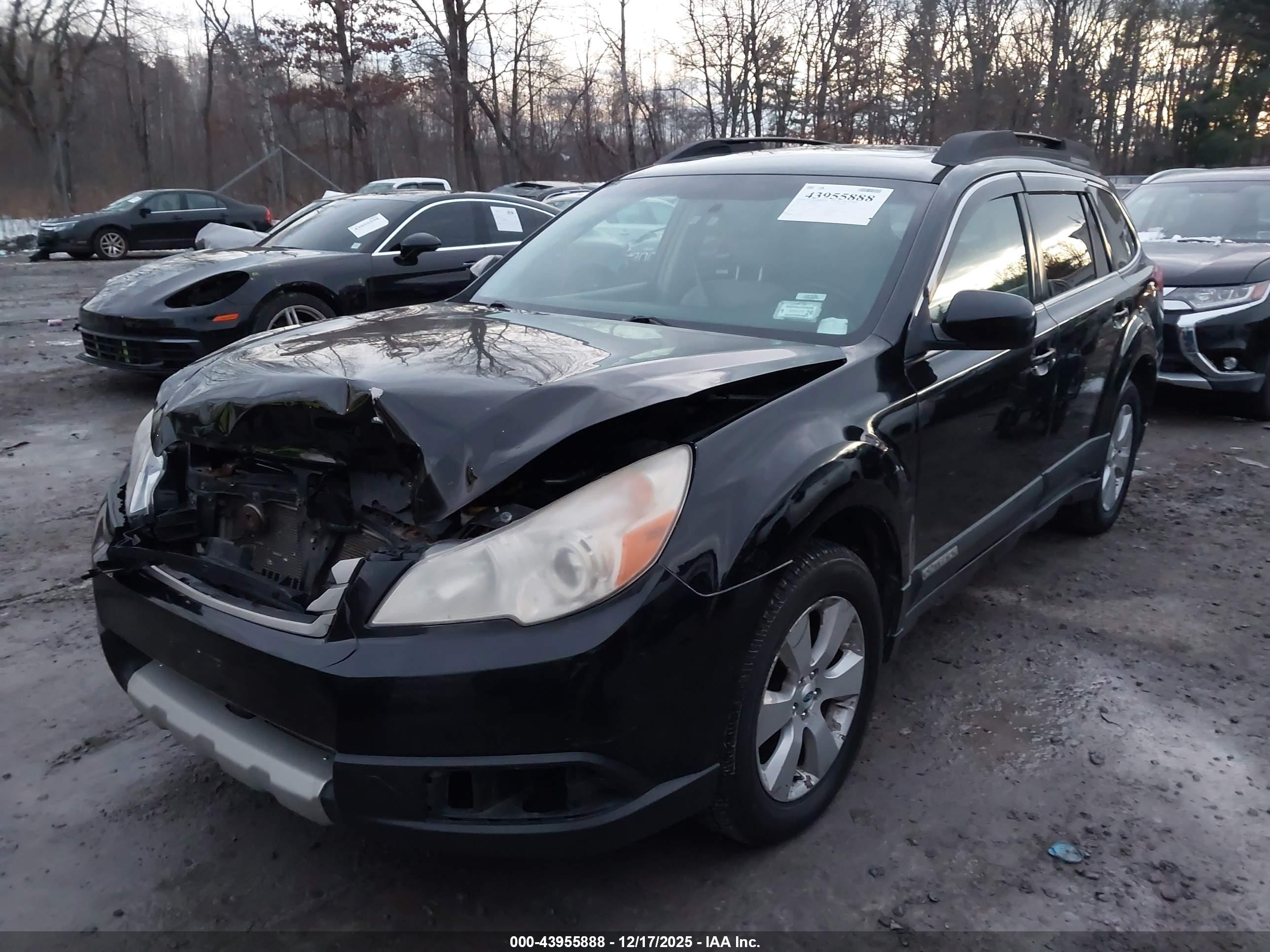 SUBARU OUTBACK image 2