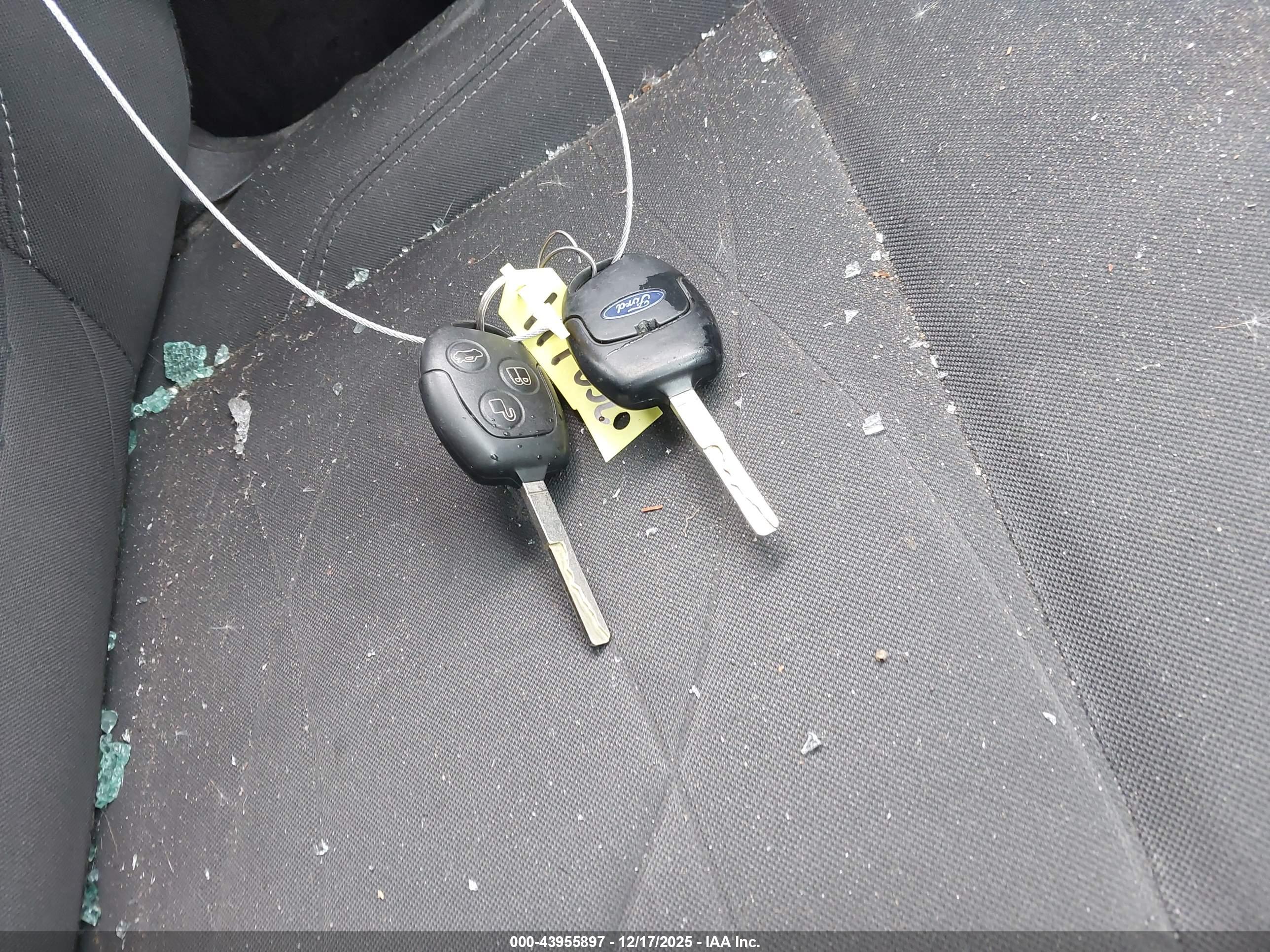 FORD FIESTA image 11