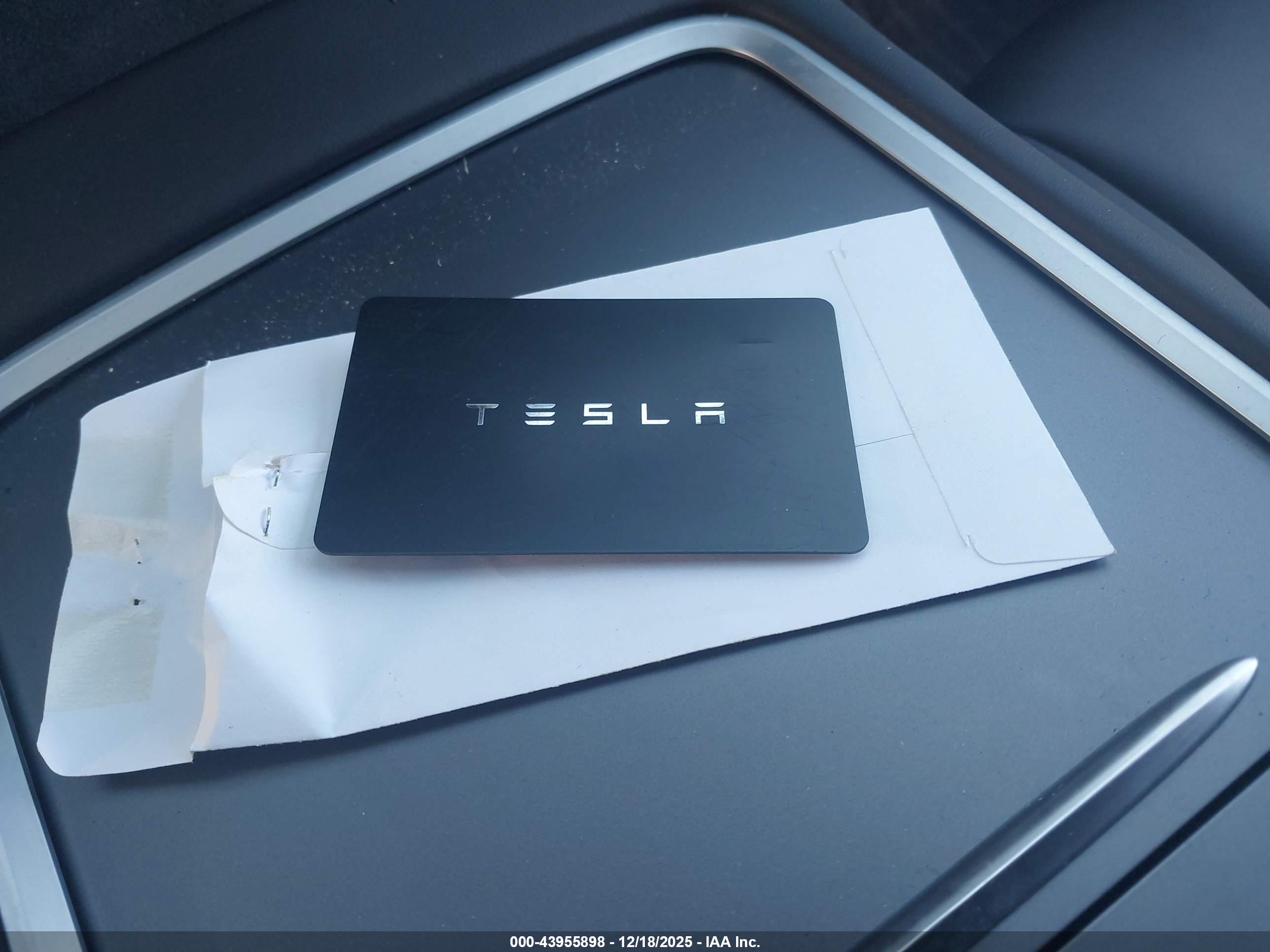 TESLA MODEL image 11