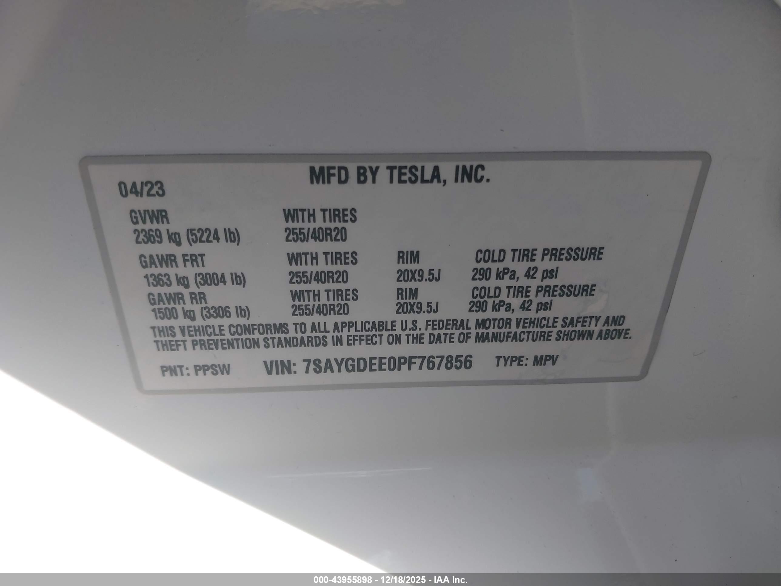 TESLA MODEL image 9