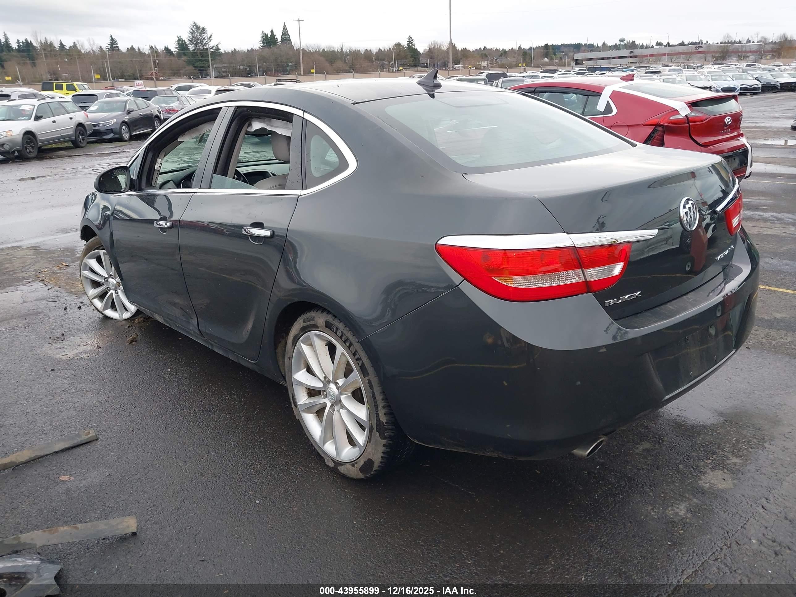 BUICK VERANO image 3