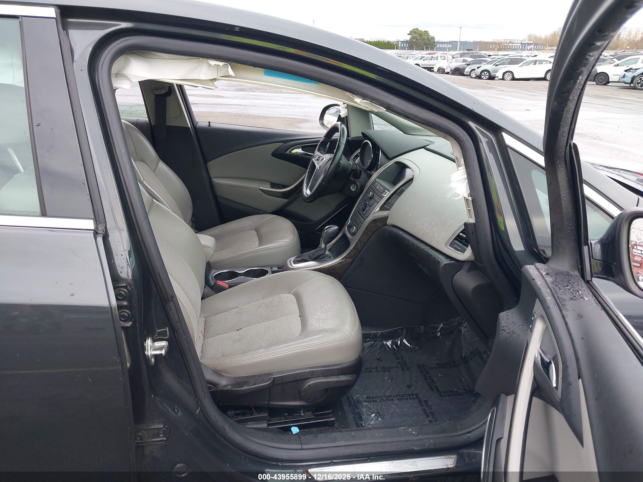 BUICK VERANO image 5